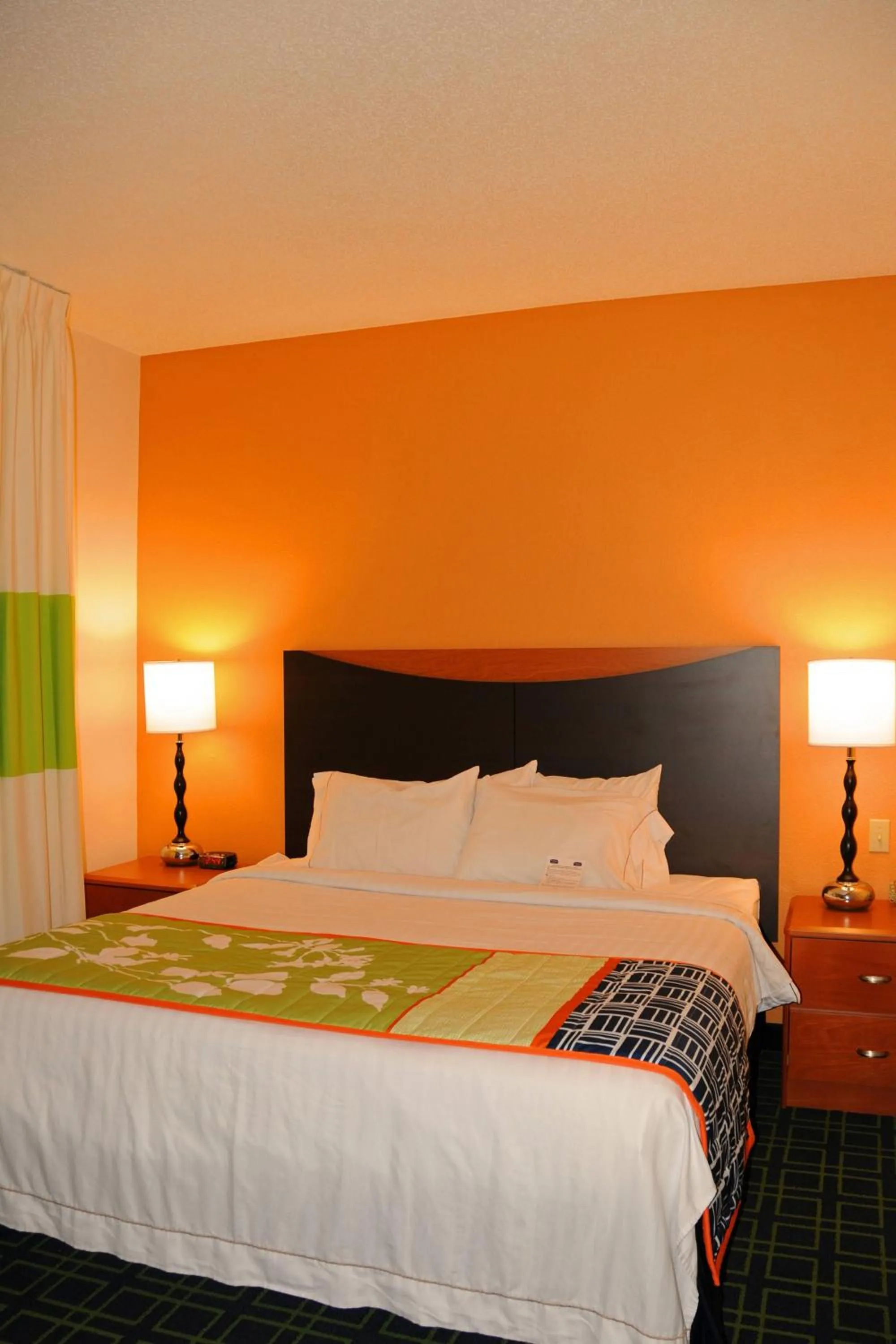 Swimming pool, Bed in Fairfield Inn & Suites by Marriott Spearfish