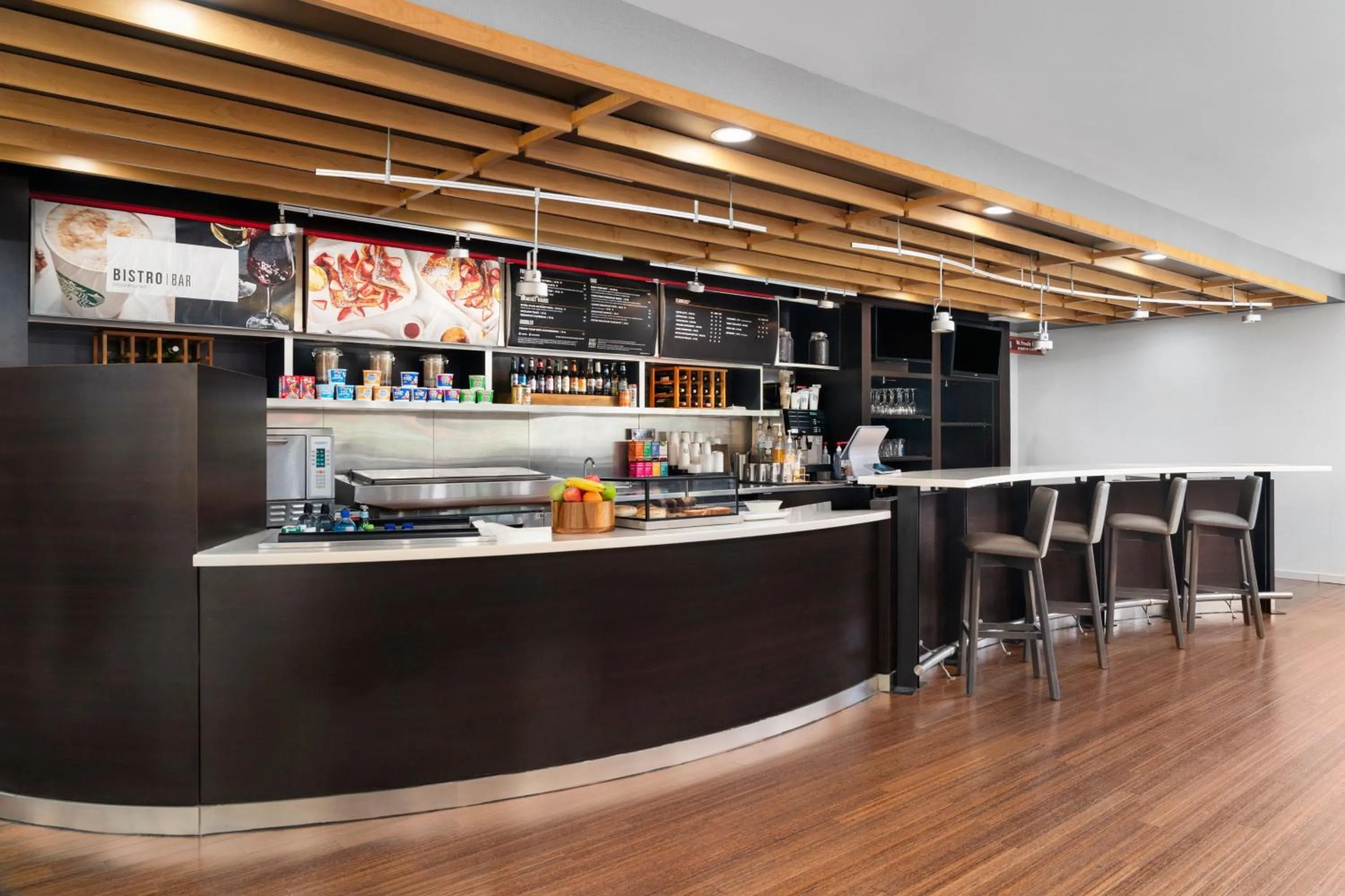 Breakfast in Courtyard Richmond North/Glen Allen