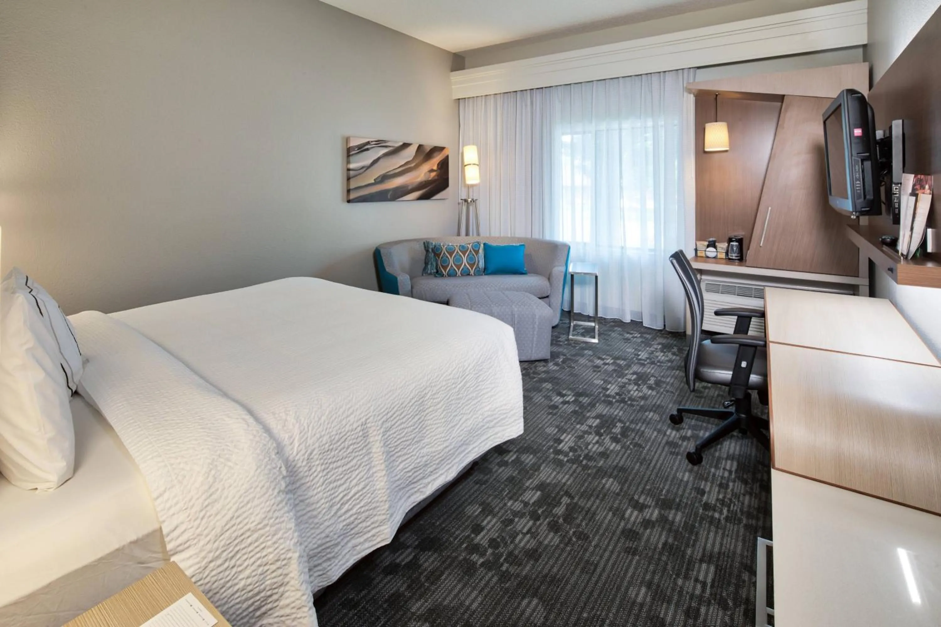 Photo of the whole room, Bed in Courtyard by Marriott Rock Hill