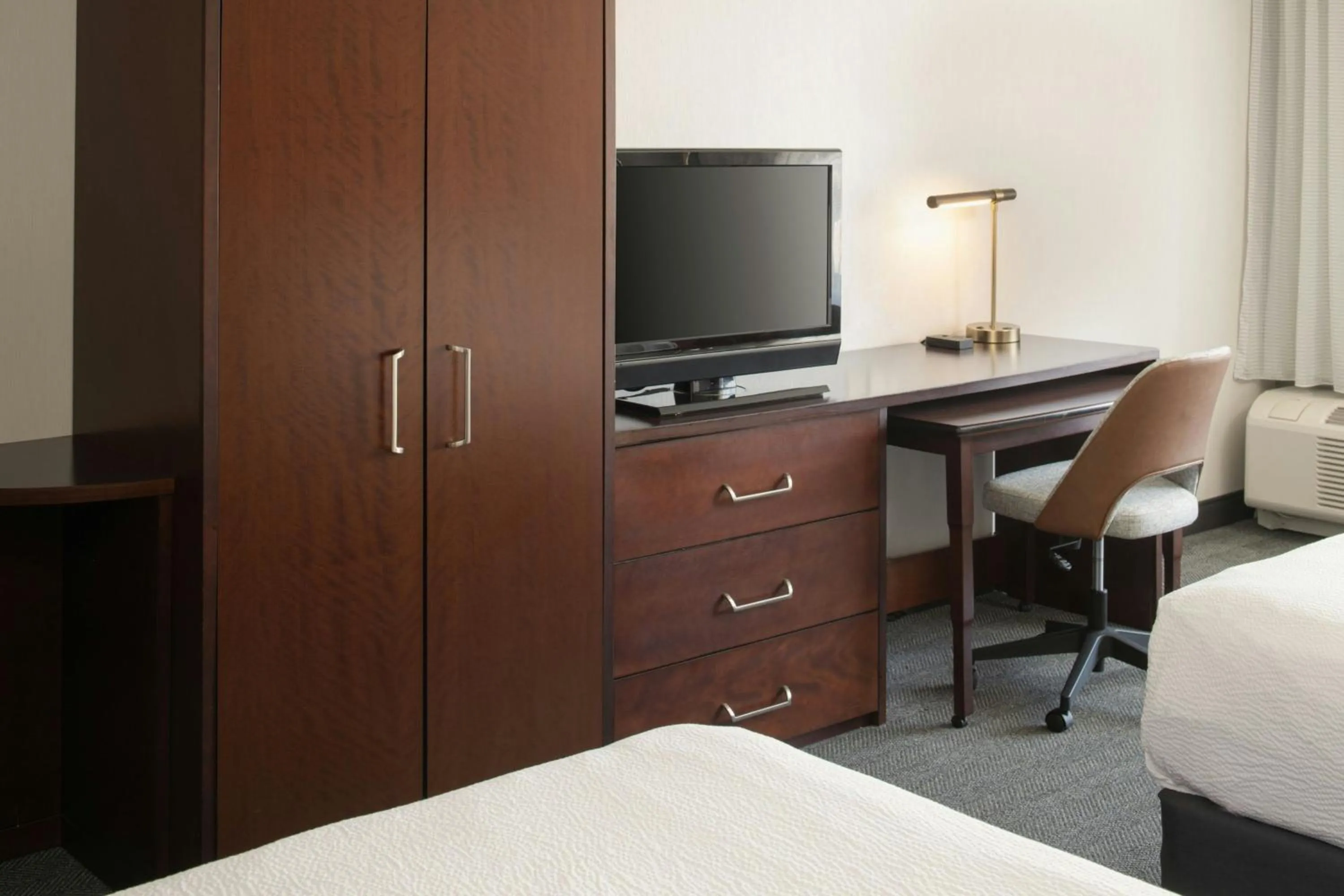 Photo of the whole room, Bed in Courtyard Carson City