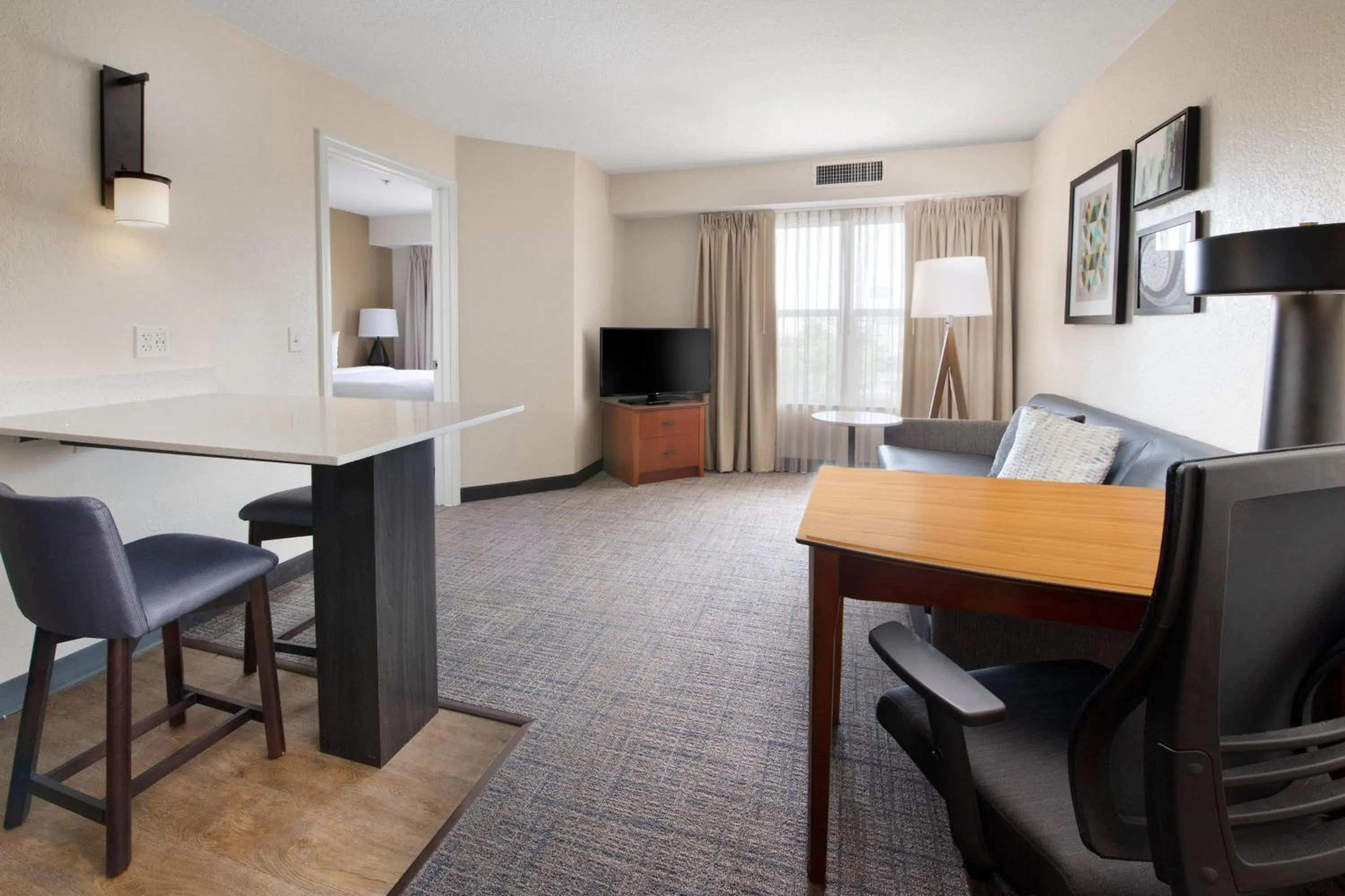 Communal lounge/ TV room in Residence Inn by Marriott Rogers