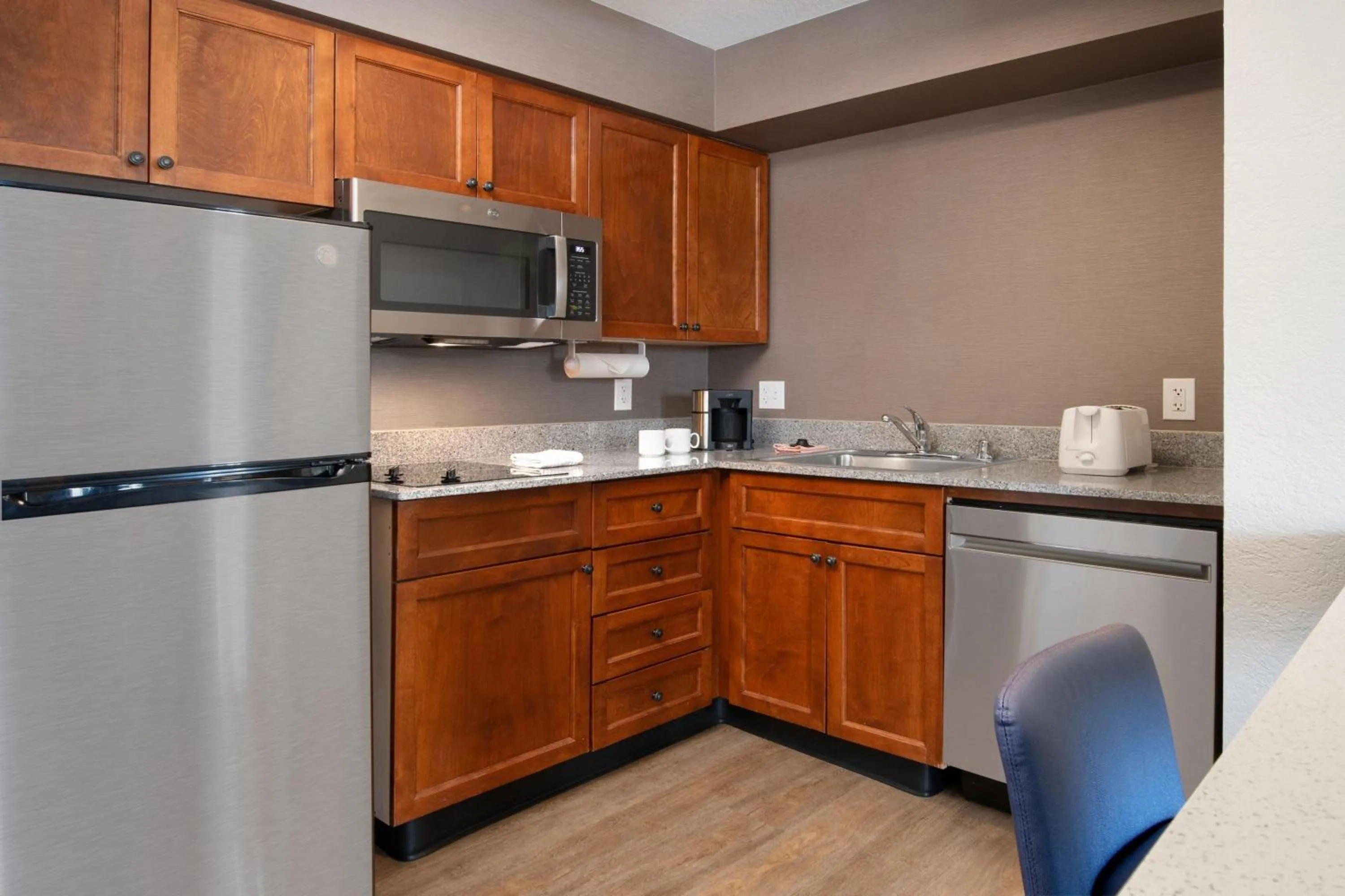 Coffee/tea facilities in Residence Inn by Marriott Rogers