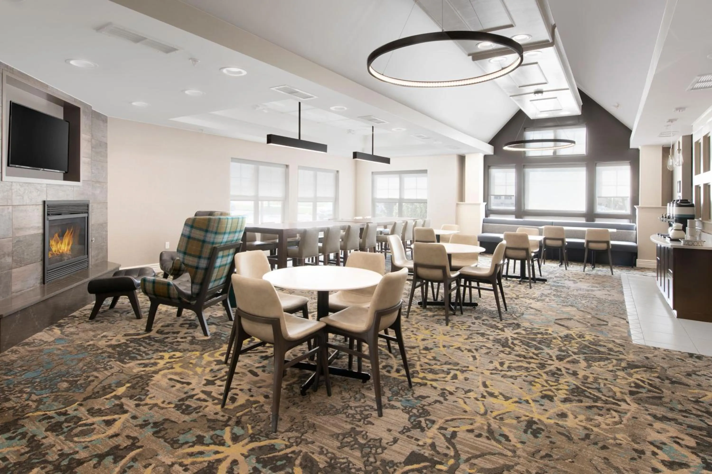 Restaurant/places to eat in Residence Inn by Marriott Rogers