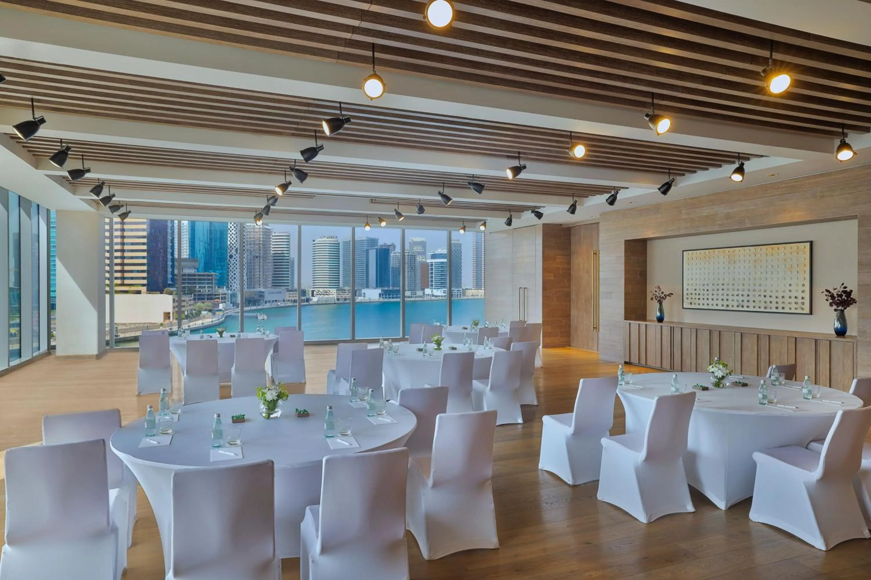 Lounge or bar in The St. Regis Downtown Dubai