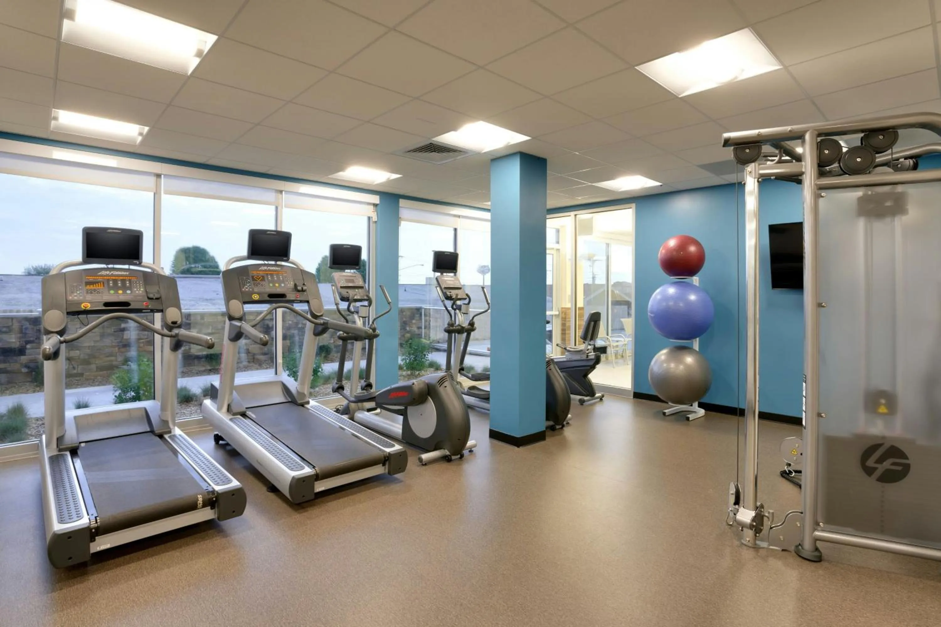 Fitness centre/facilities in Fairfield Inn & Suites by Marriott Springfield North