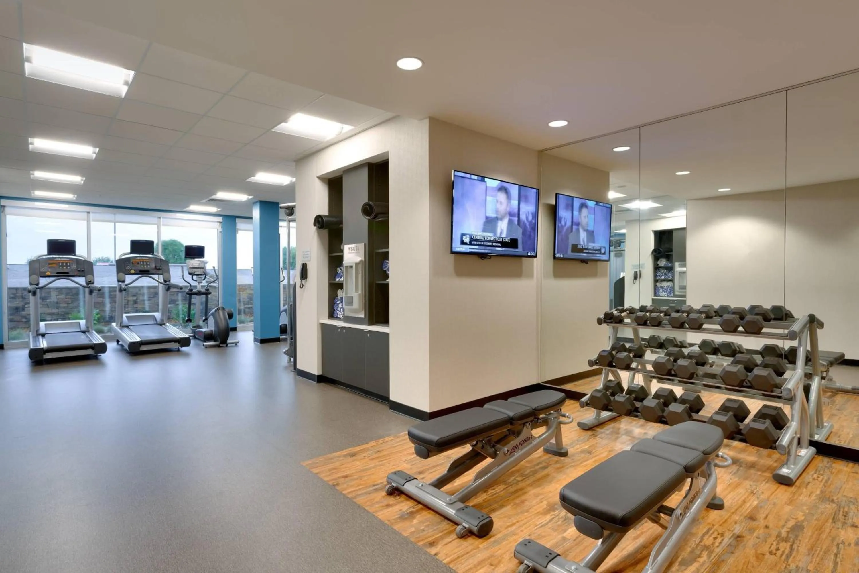 Fitness centre/facilities in Fairfield Inn & Suites by Marriott Springfield North