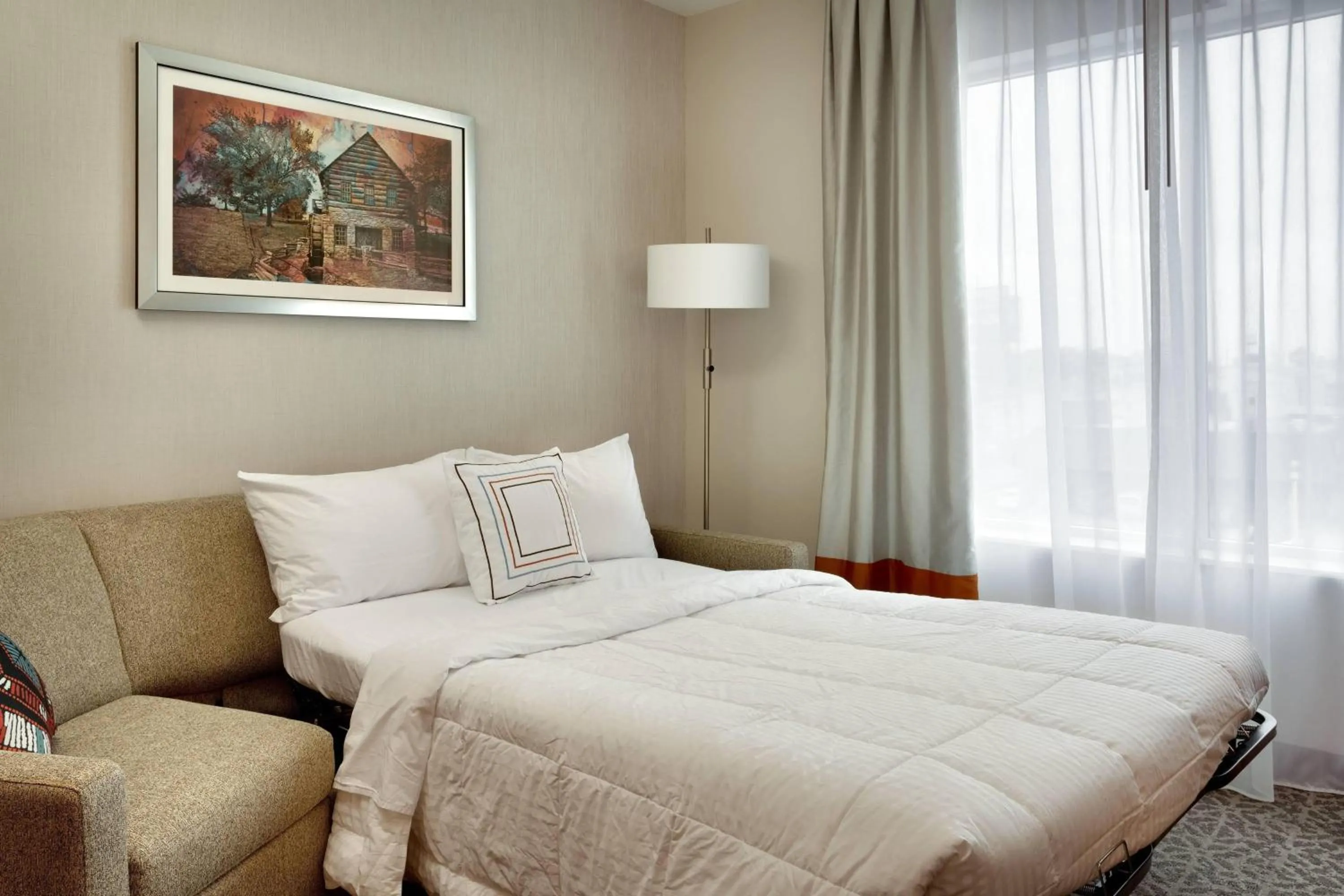 Photo of the whole room, Bed in Fairfield Inn & Suites by Marriott Springfield North