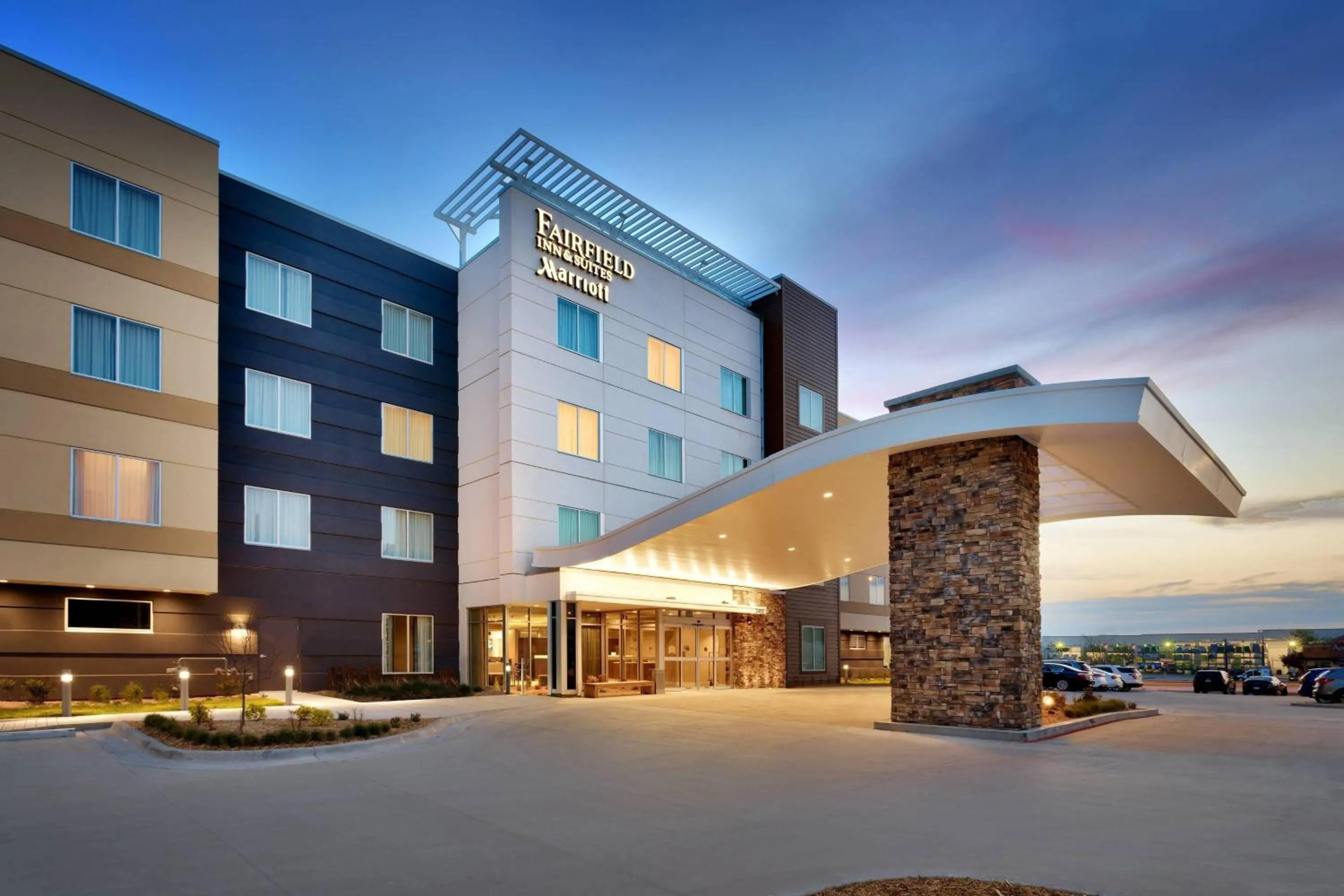 Property building in Fairfield Inn & Suites by Marriott Springfield North