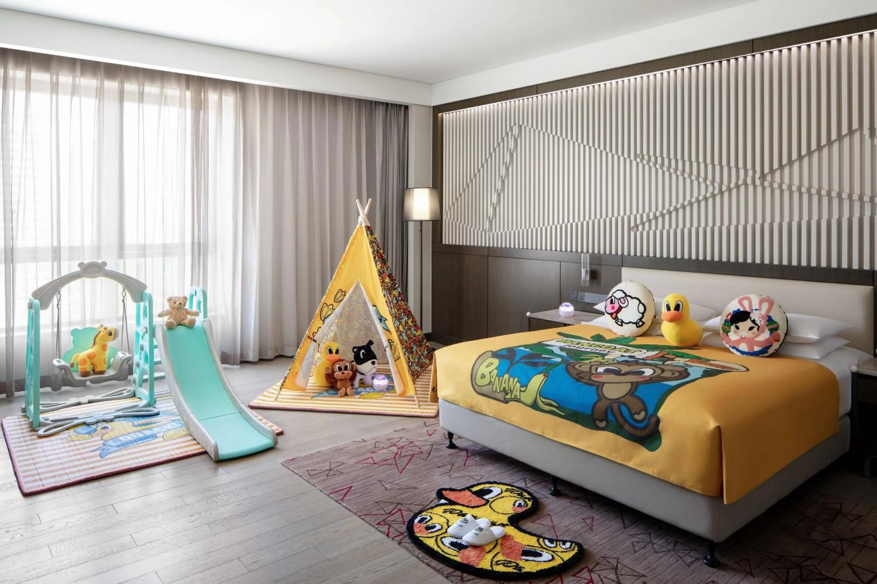 Photo of the whole room, Bed in Courtyard by Marriott Tianjin Hongqiao