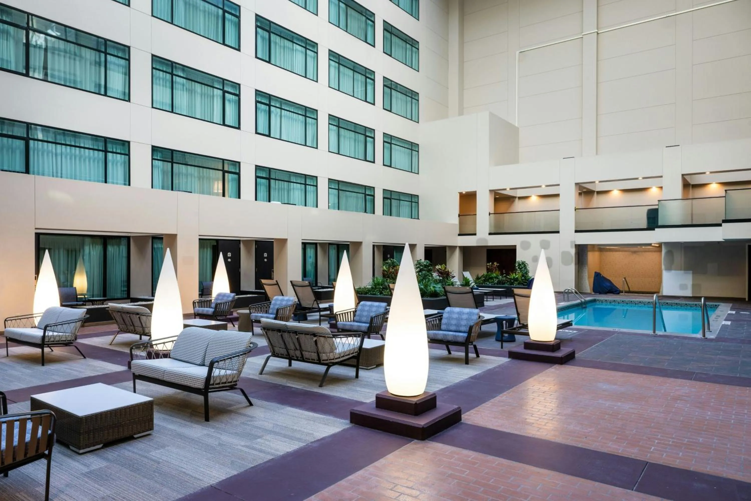 Swimming pool in Rochester Marriott Mayo Clinic Area