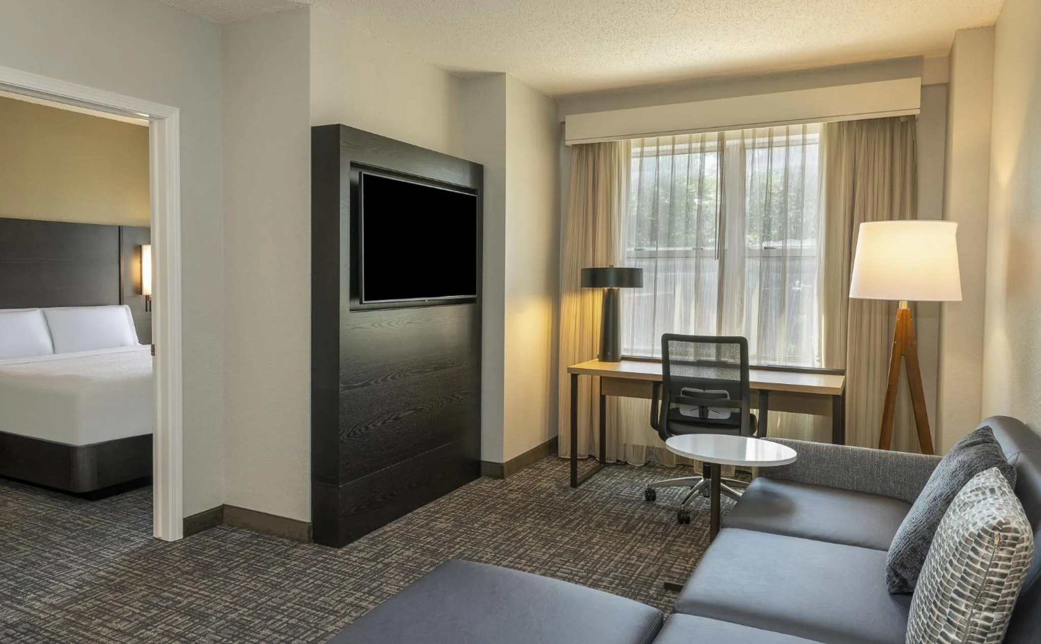 Living room, Bed in Residence Inn Rochester Mayo Clinic Area