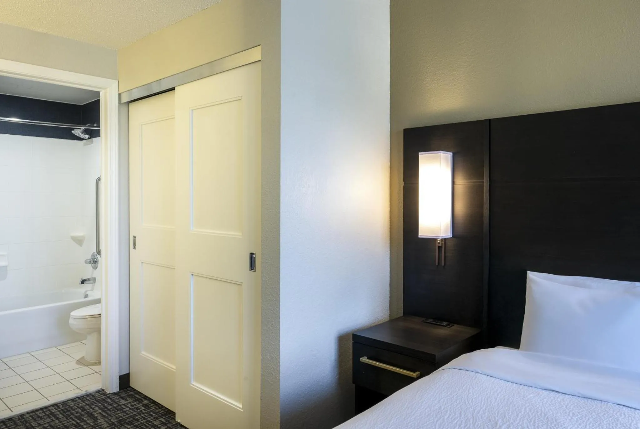 Toilet, Bed in Residence Inn Rochester Mayo Clinic Area