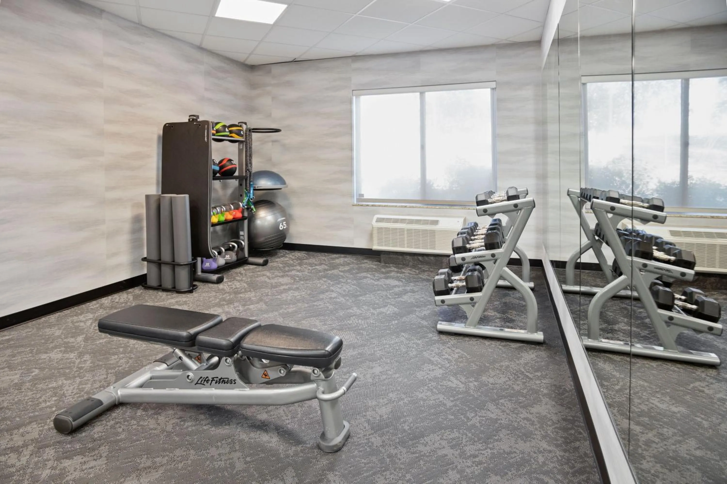 Fitness centre/facilities in Fairfield Inn & Suites Rancho Cordova