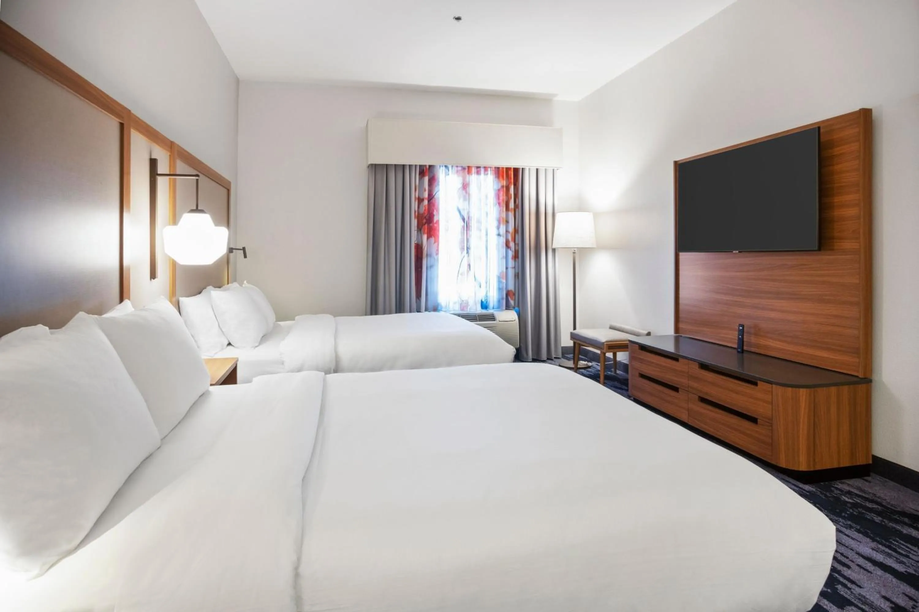 Photo of the whole room, Bed in Fairfield Inn & Suites Rancho Cordova