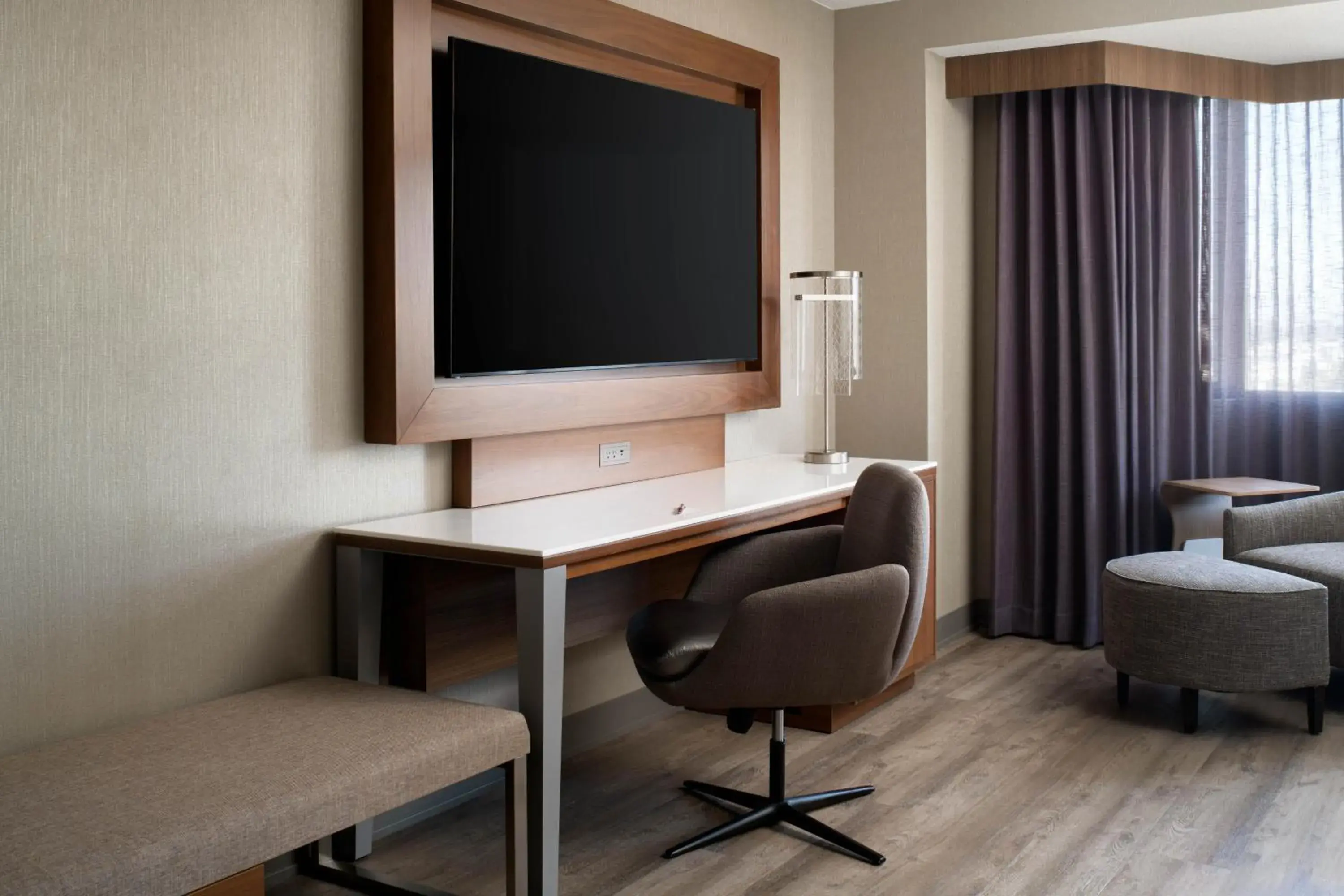 1 King Bed, Concierge Lounge Access, High Floor, Guest Room in Sacramento Marriott Rancho Cordova 1 King Bed, Concierge Lounge Access, High Floor, Guest Room in Sacramento Marriott Rancho Cordova