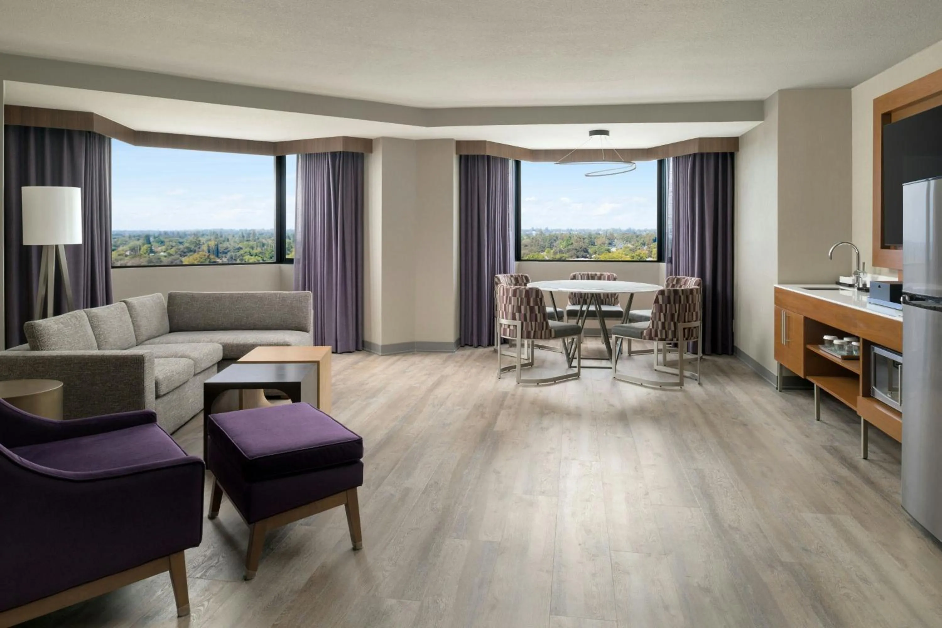 Living room in Sacramento Marriott Rancho Cordova