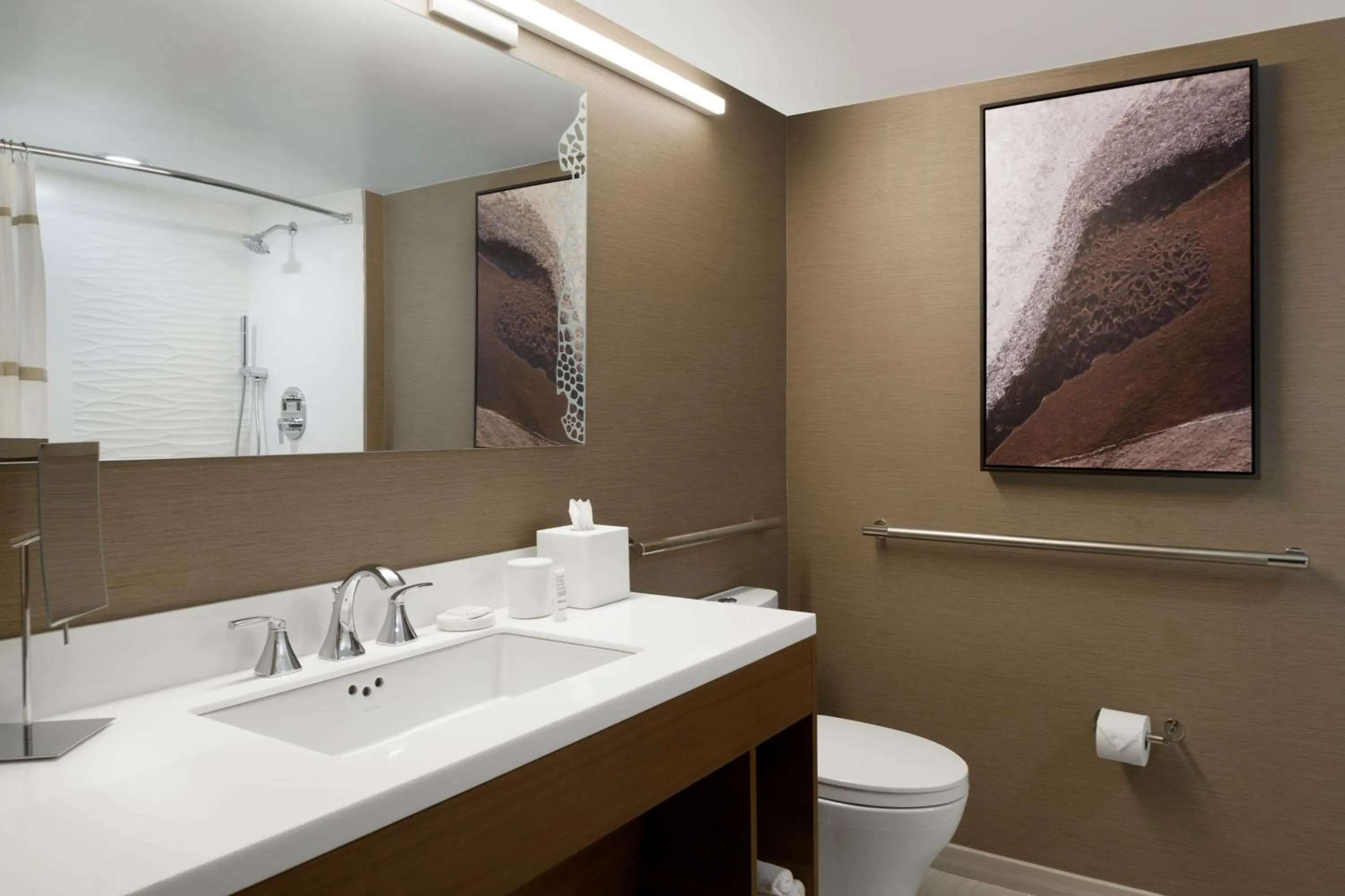 Bathroom in Sacramento Marriott Rancho Cordova