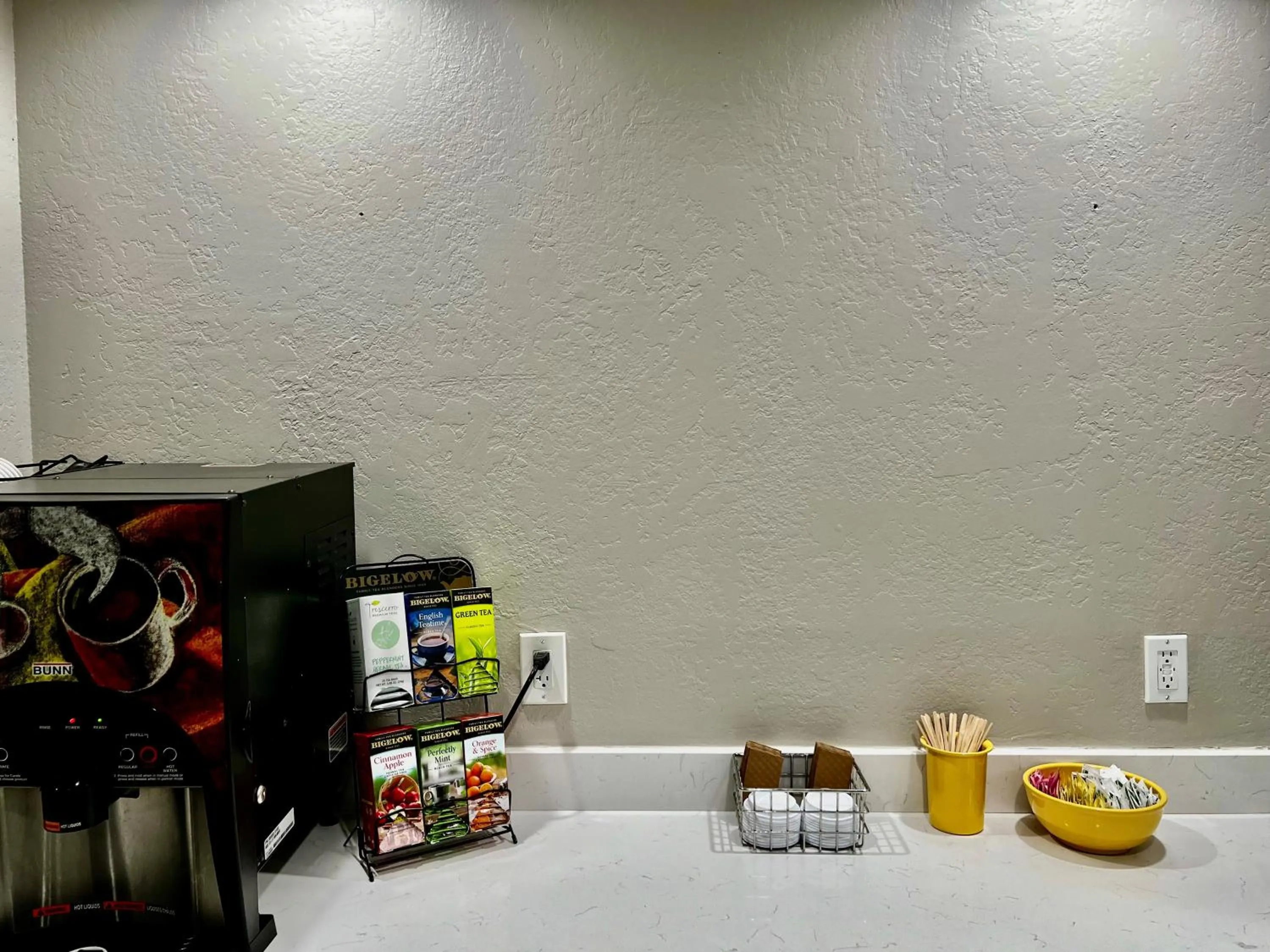 Coffee/tea facilities in Days Inn by Wyndham Williams