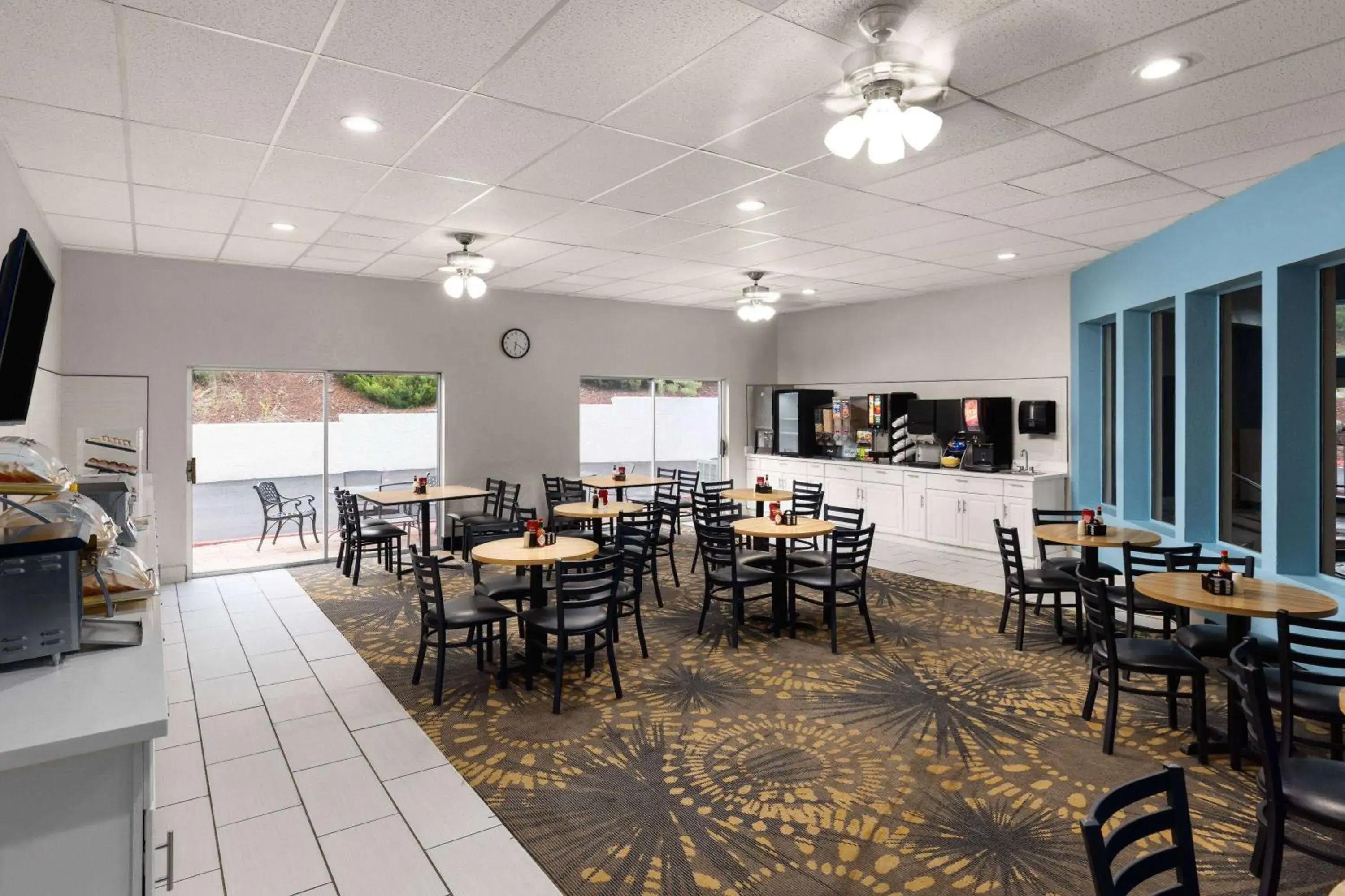 Breakfast in Days Inn by Wyndham Williams Breakfast in Days Inn by Wyndham Williams