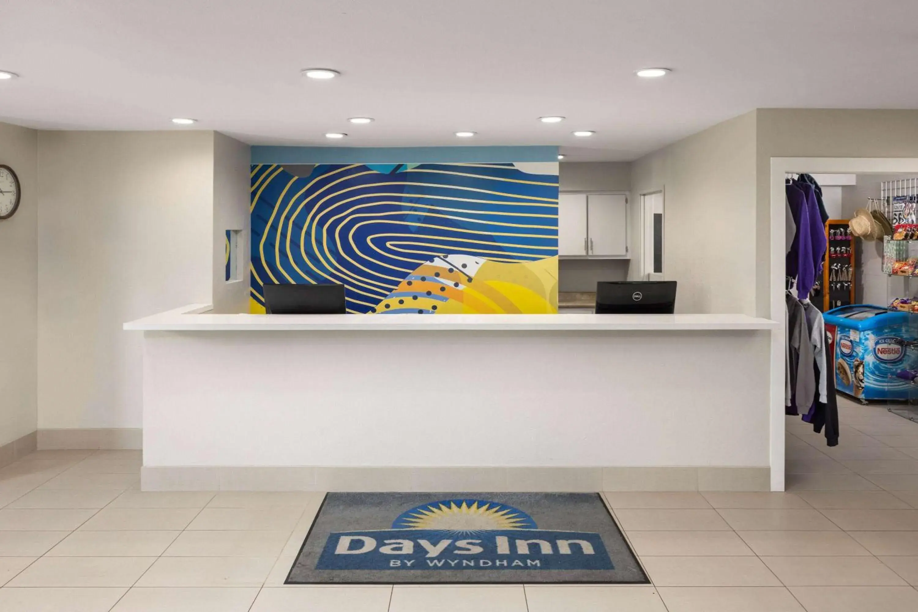 Lobby or reception in Days Inn by Wyndham Williams Lobby or reception in Days Inn by Wyndham Williams
