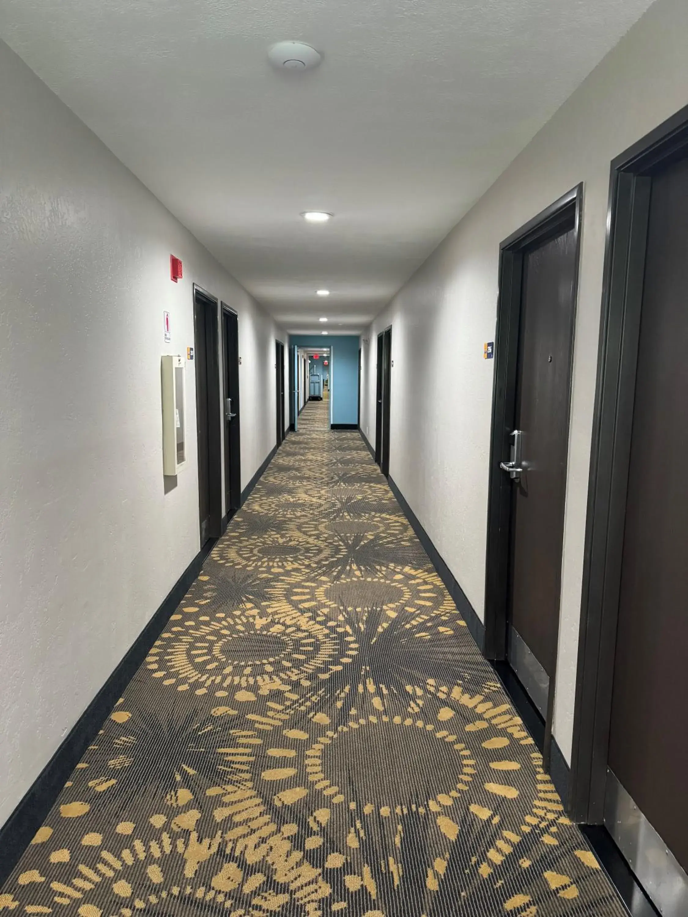 Property building in Days Inn by Wyndham Williams Property building in Days Inn by Wyndham Williams