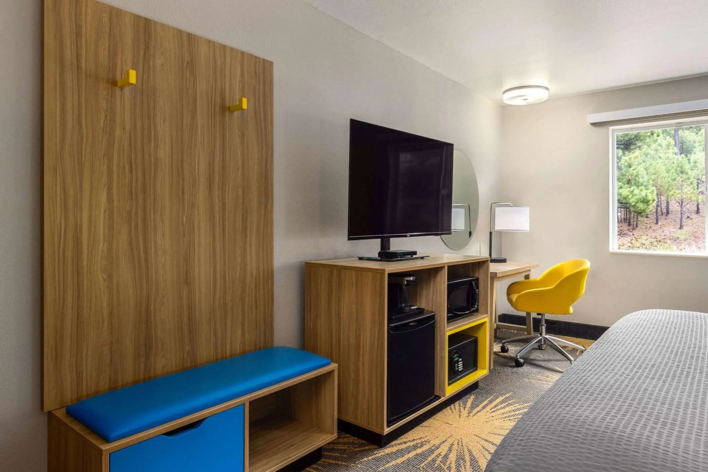 Photo of the whole room in Days Inn by Wyndham Williams Photo of the whole room in Days Inn by Wyndham Williams