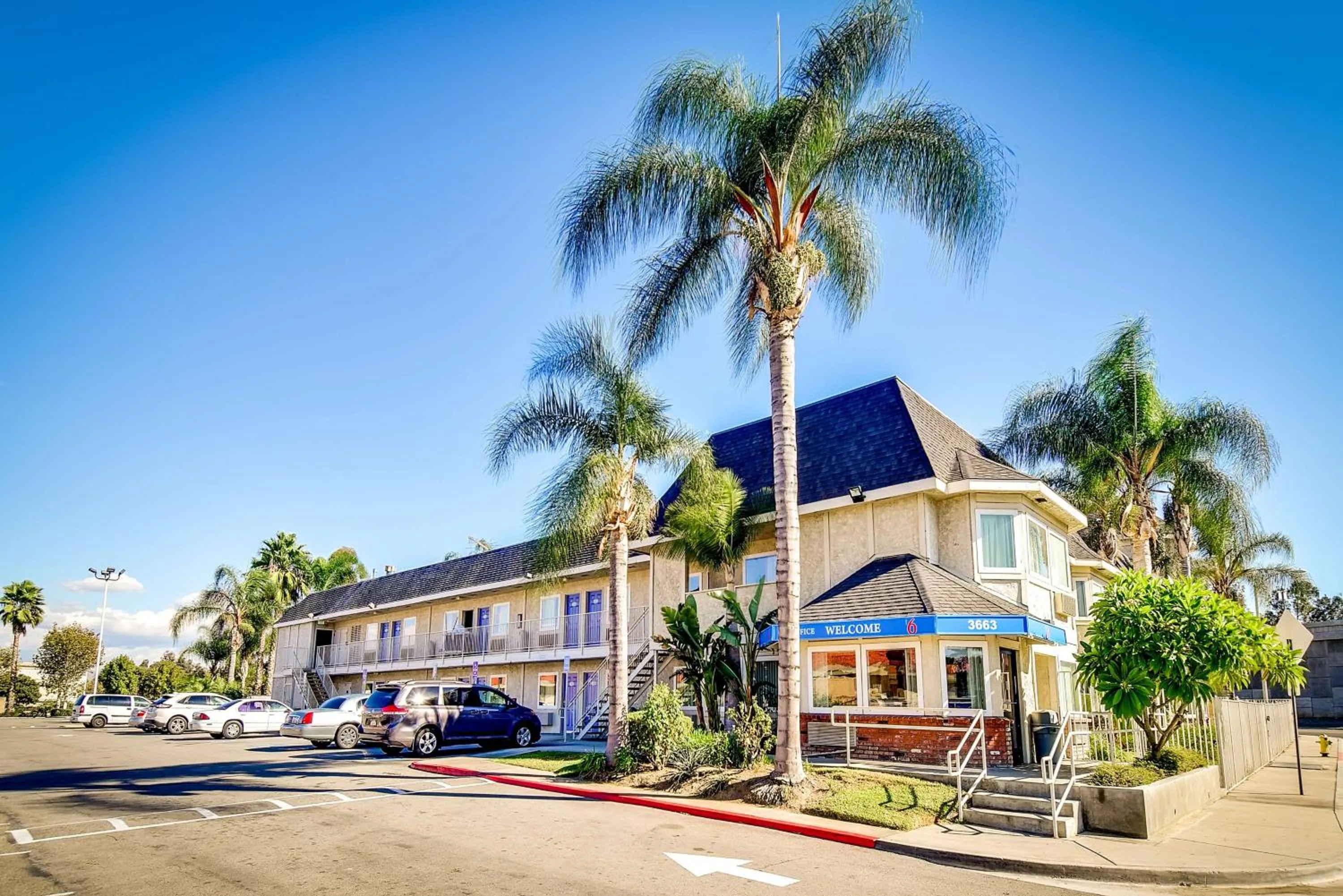 Property building in Motel 6-Riverside, CA - South