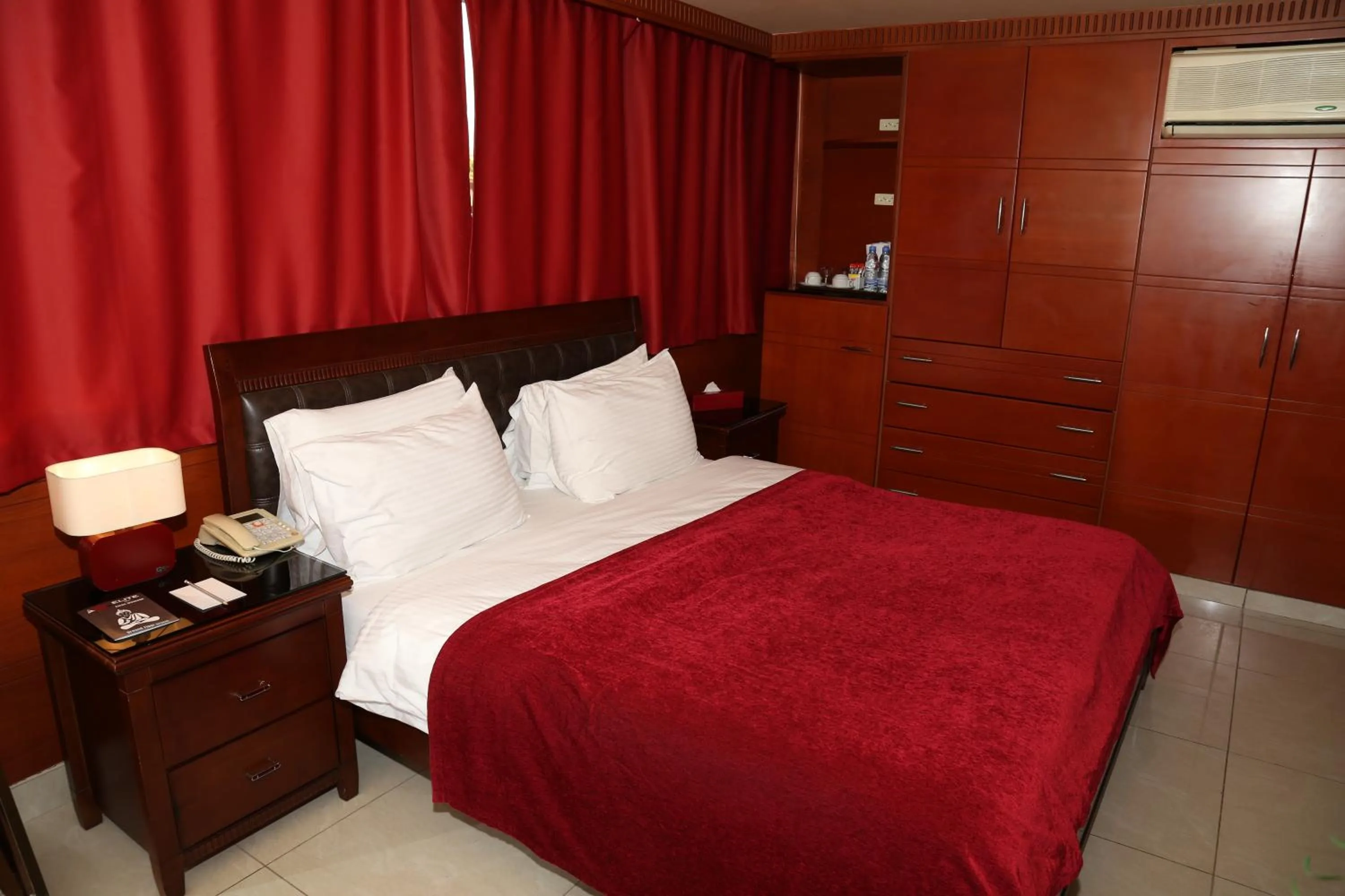 Bedroom in Duroy Hotel