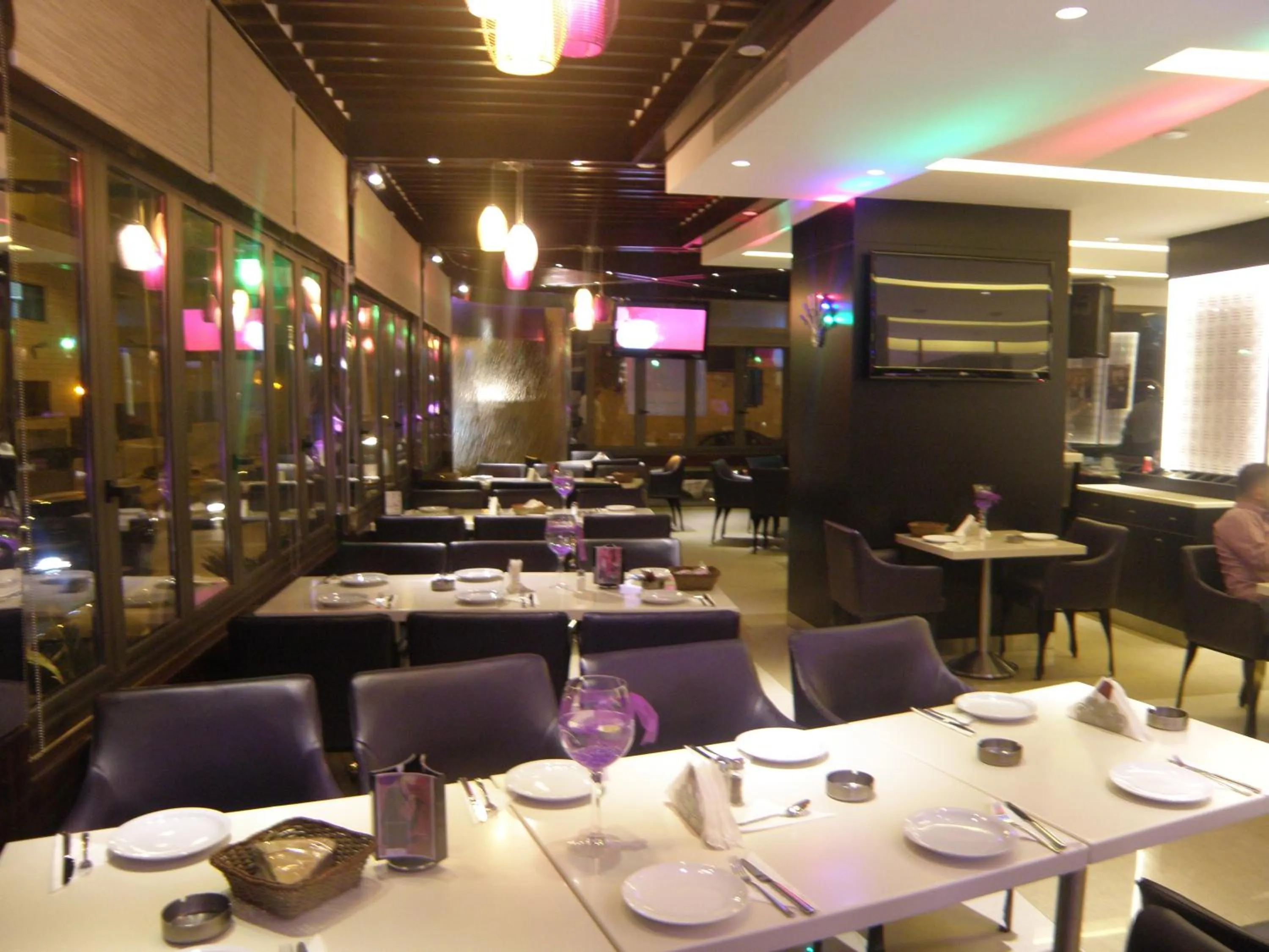 Restaurant/places to eat in Duroy Hotel