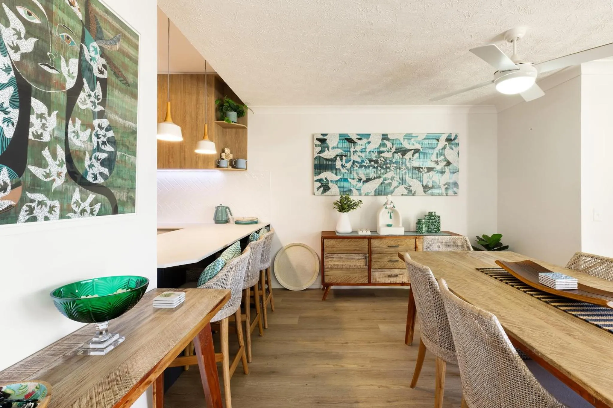Dining area in Little Cove Currumbin