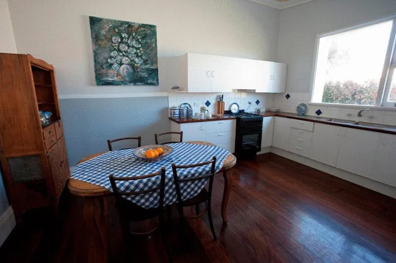 Day in Weelaway On Gregory