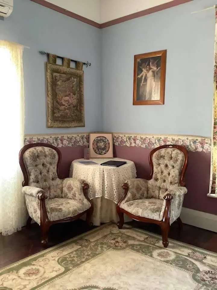 Decorative detail in Weelaway On Gregory