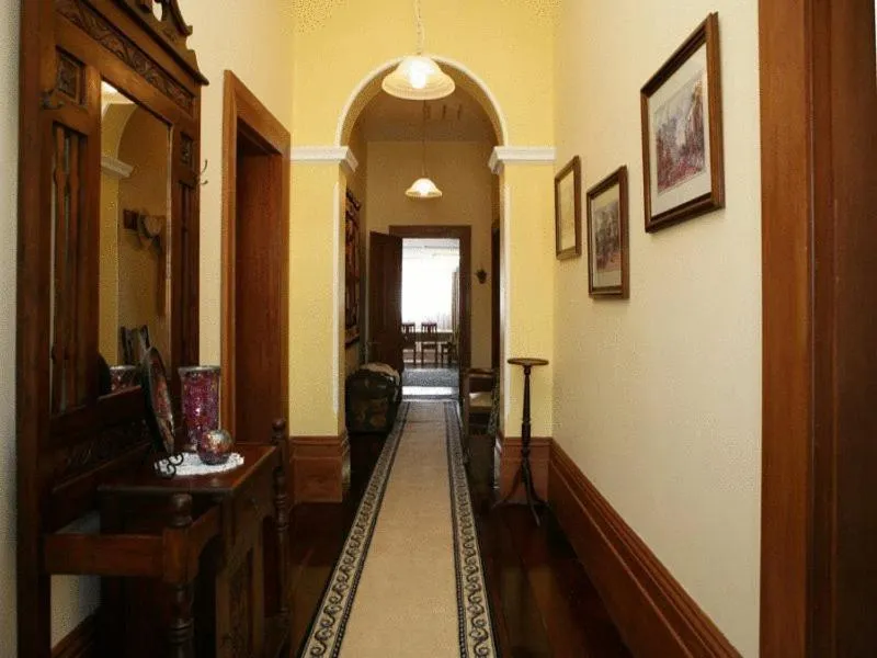 Decorative detail in Weelaway On Gregory