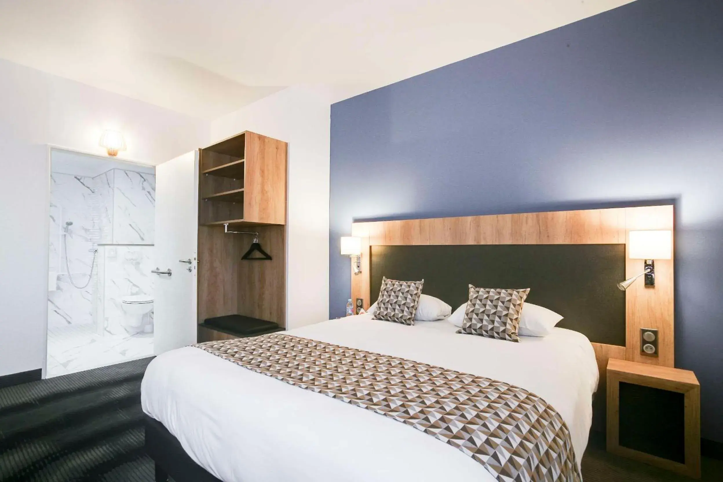 Bedroom, Bed in Brit Hotel Confort Loches Bedroom, Bed in Brit Hotel Confort Loches