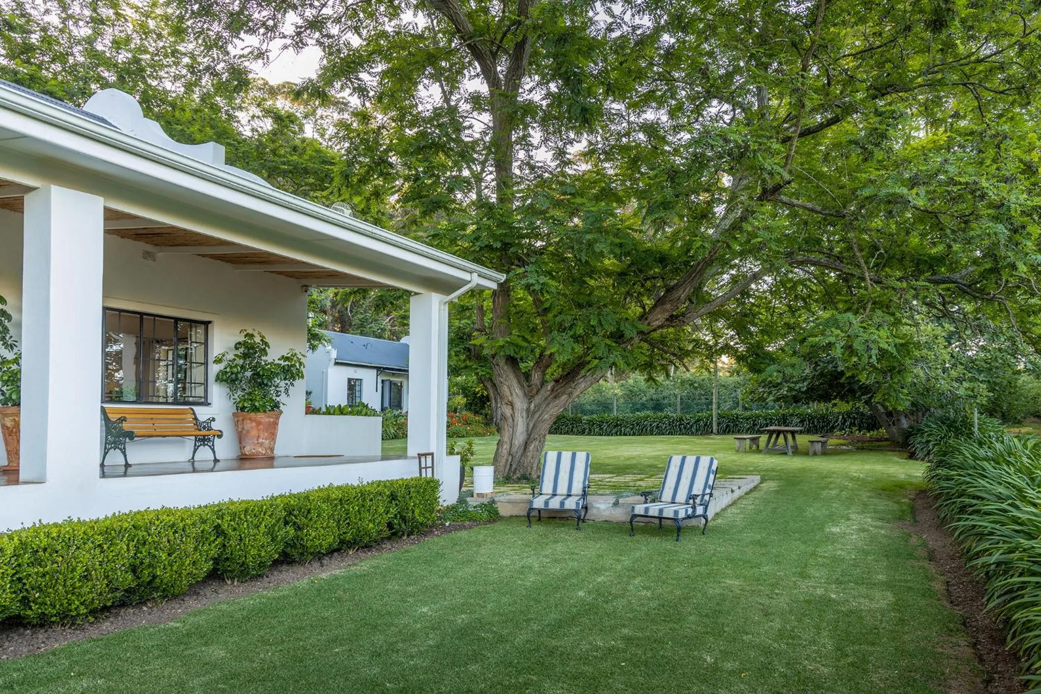 Garden view in Elgin Country Lodge