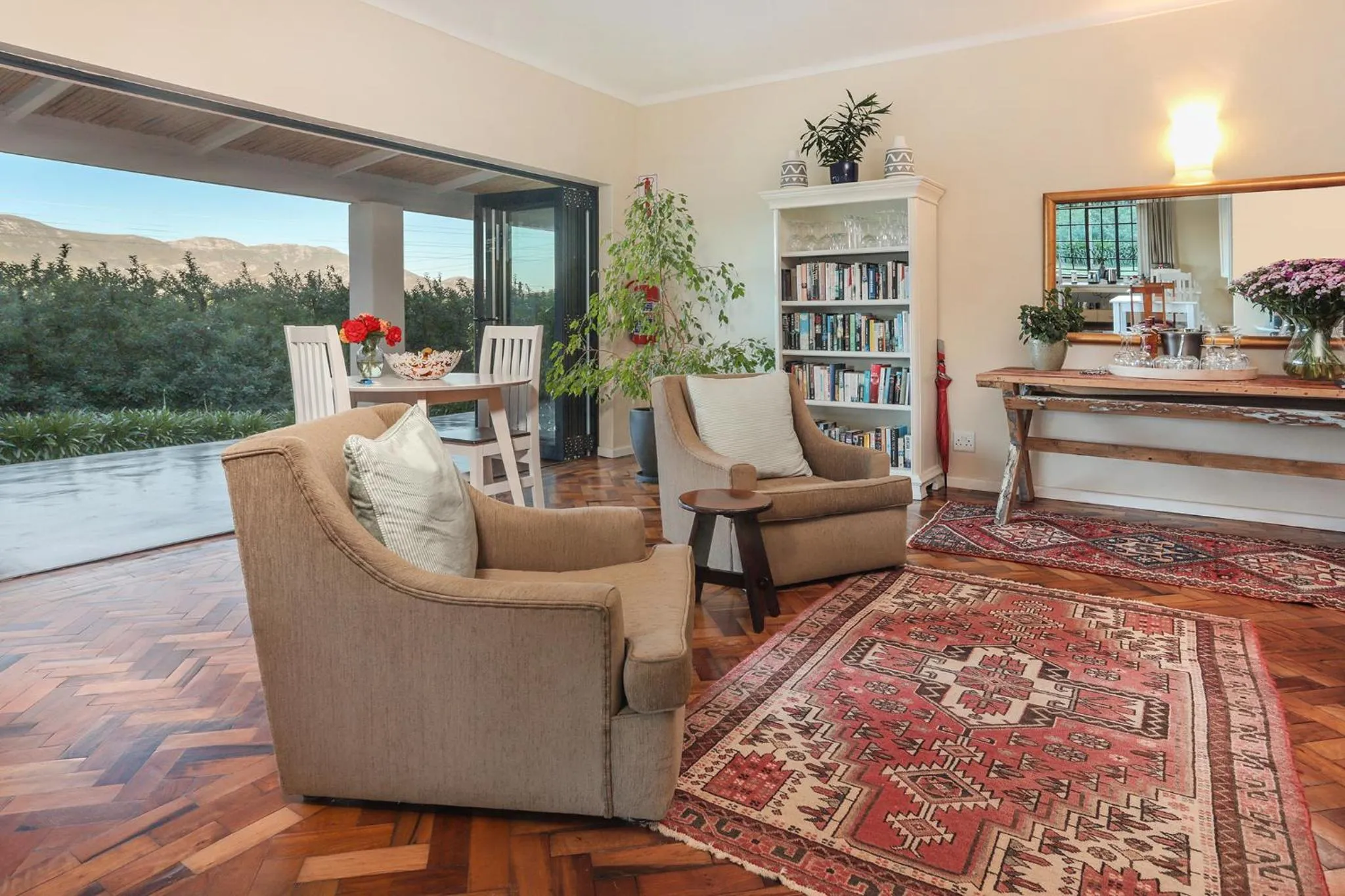 Living room in Elgin Country Lodge