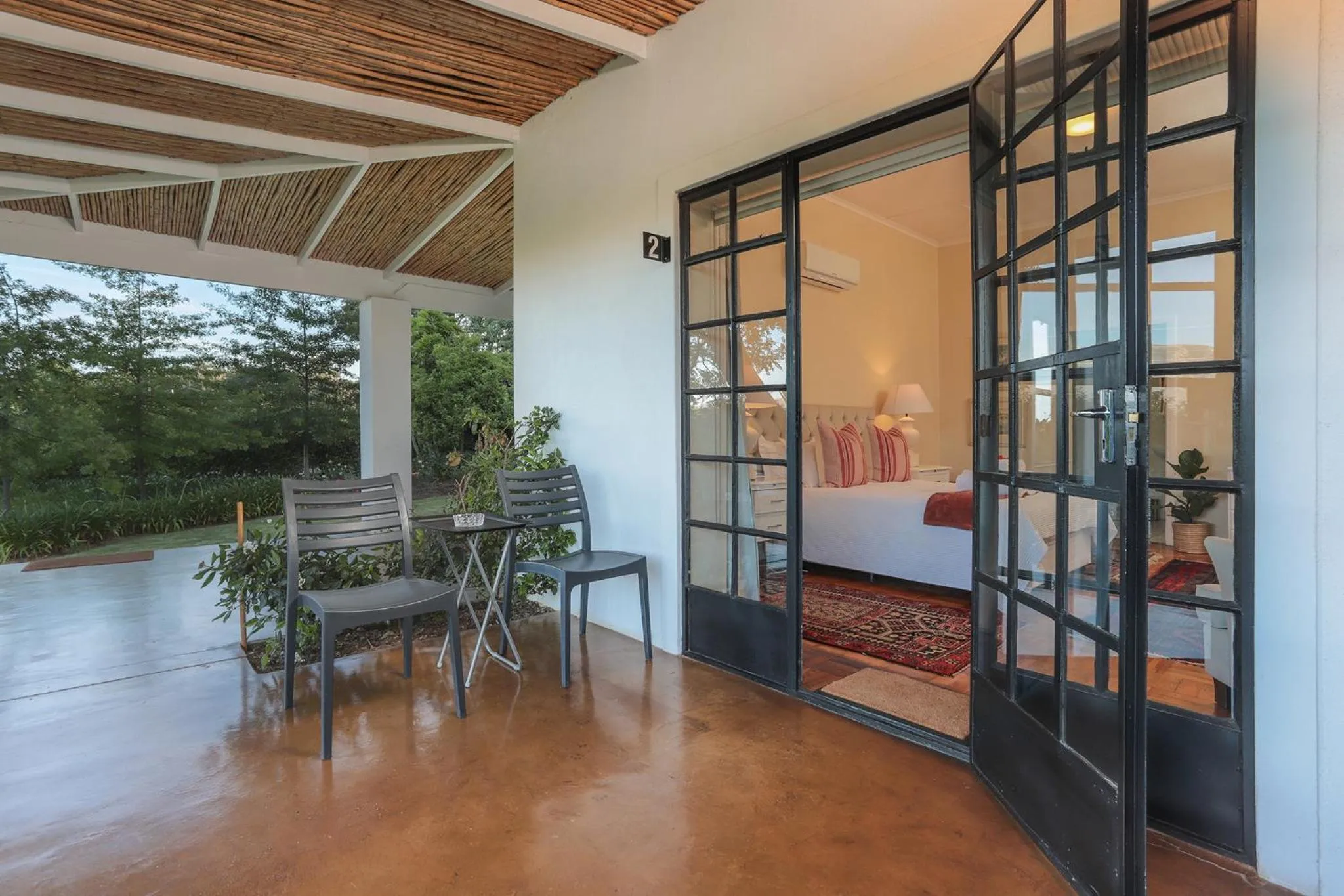 Patio in Elgin Country Lodge