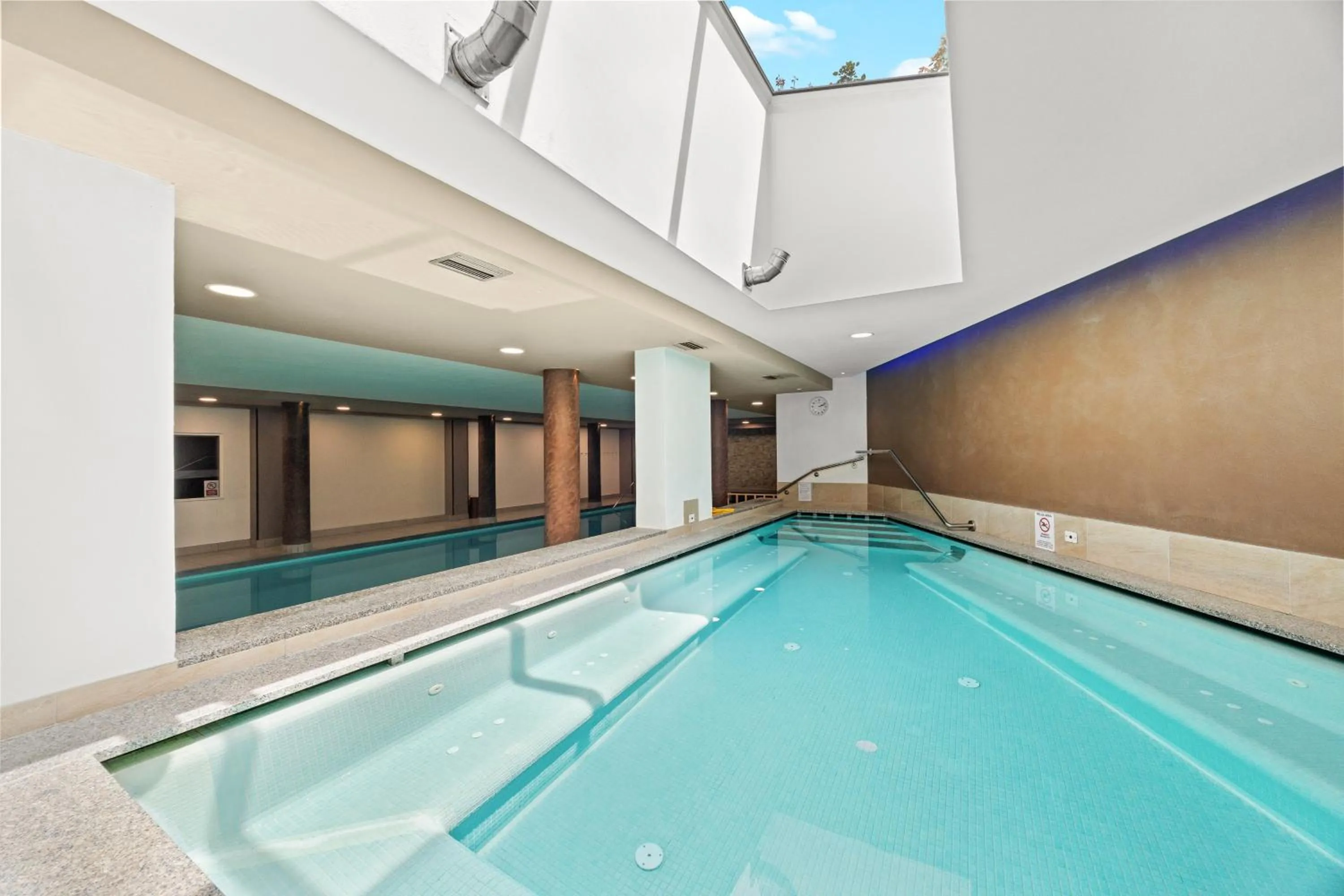 Swimming pool in Residence Des Alpes