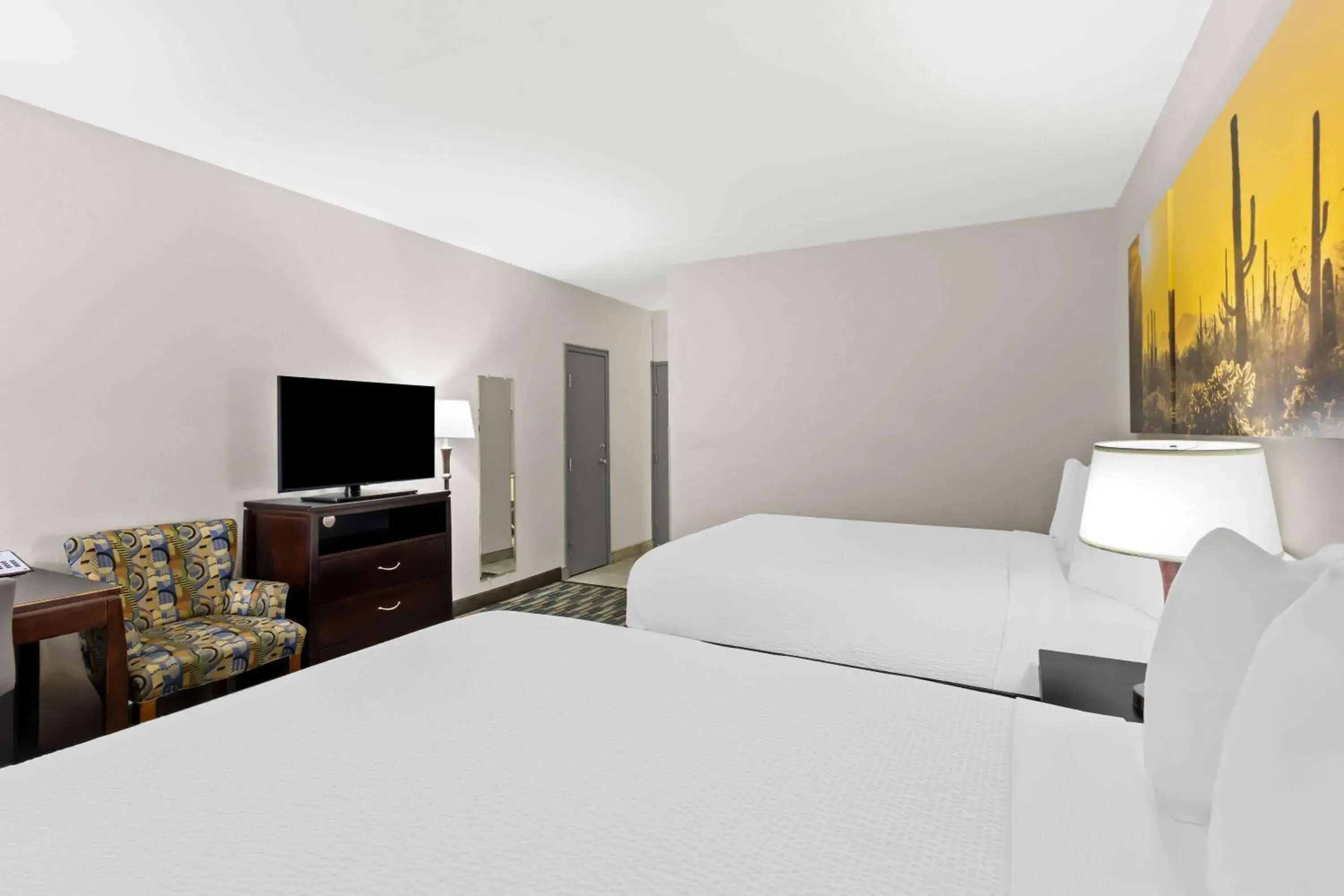 Bed in Days Inn & Suites by Wyndham Mesa Near Phoenix Bed in Days Inn & Suites by Wyndham Mesa Near Phoenix