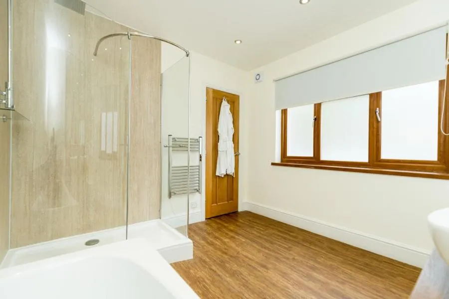 Shower in The Gower Hotel