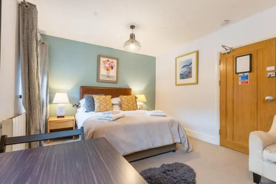 King Room - No Pets Allowed in The Gower Hotel King Room - No Pets Allowed in The Gower Hotel