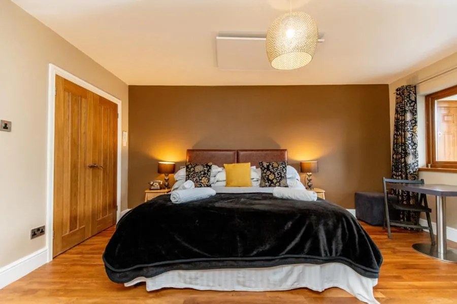 Photo of the whole room, Bed in The Gower Hotel