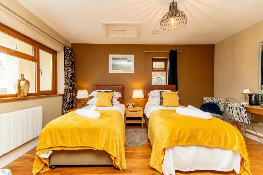 Photo of the whole room, Bed in The Gower Hotel