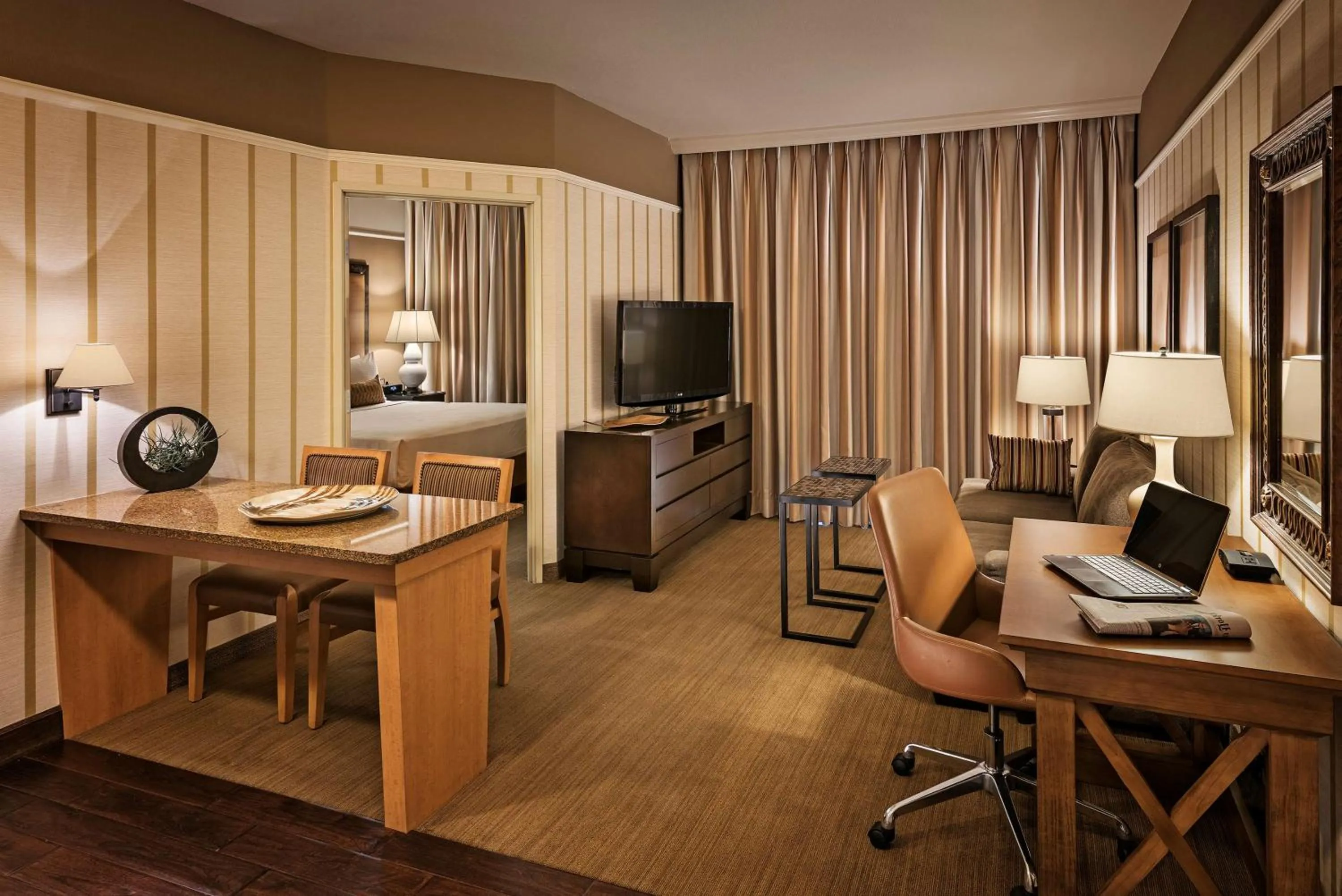 Living room in Sonesta Suites Scottsdale Gainey Ranch