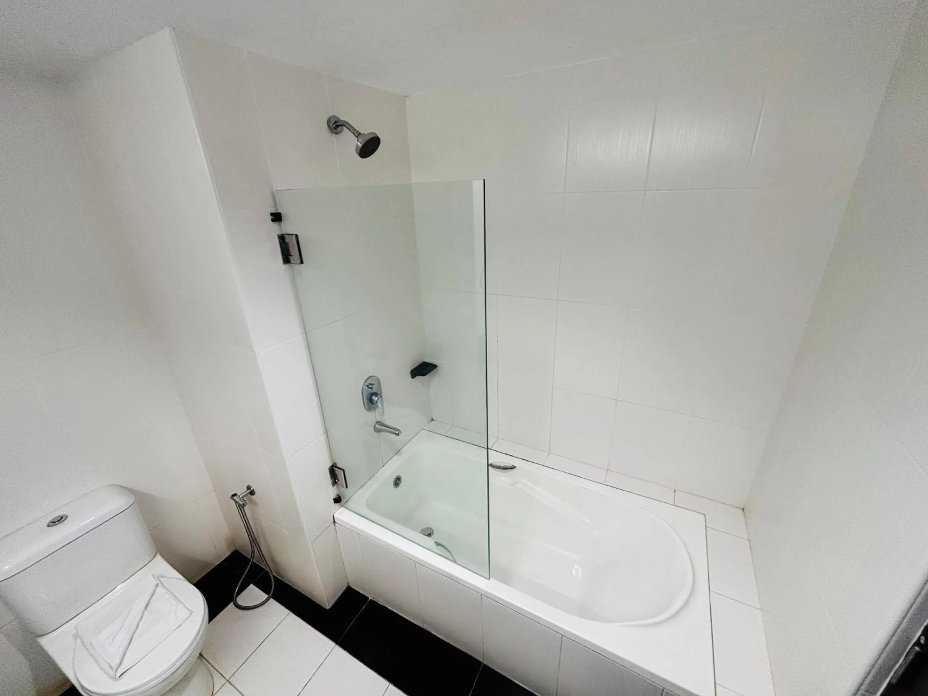 Shower in Hotel Yt Midtown Kuala Terengganu