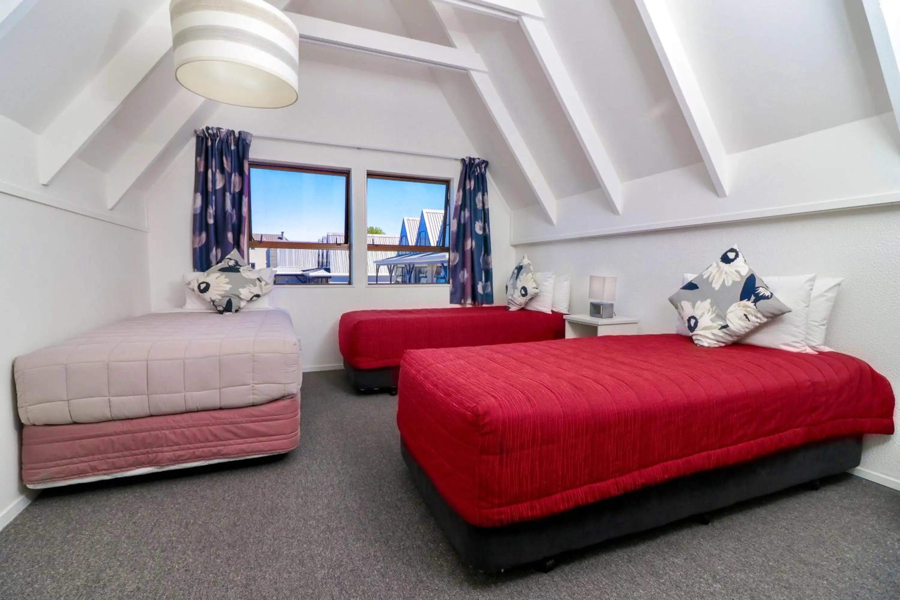 Photo of the whole room, Bed in Gables Lakefront Resort Photo of the whole room, Bed in Gables Lakefront Resort