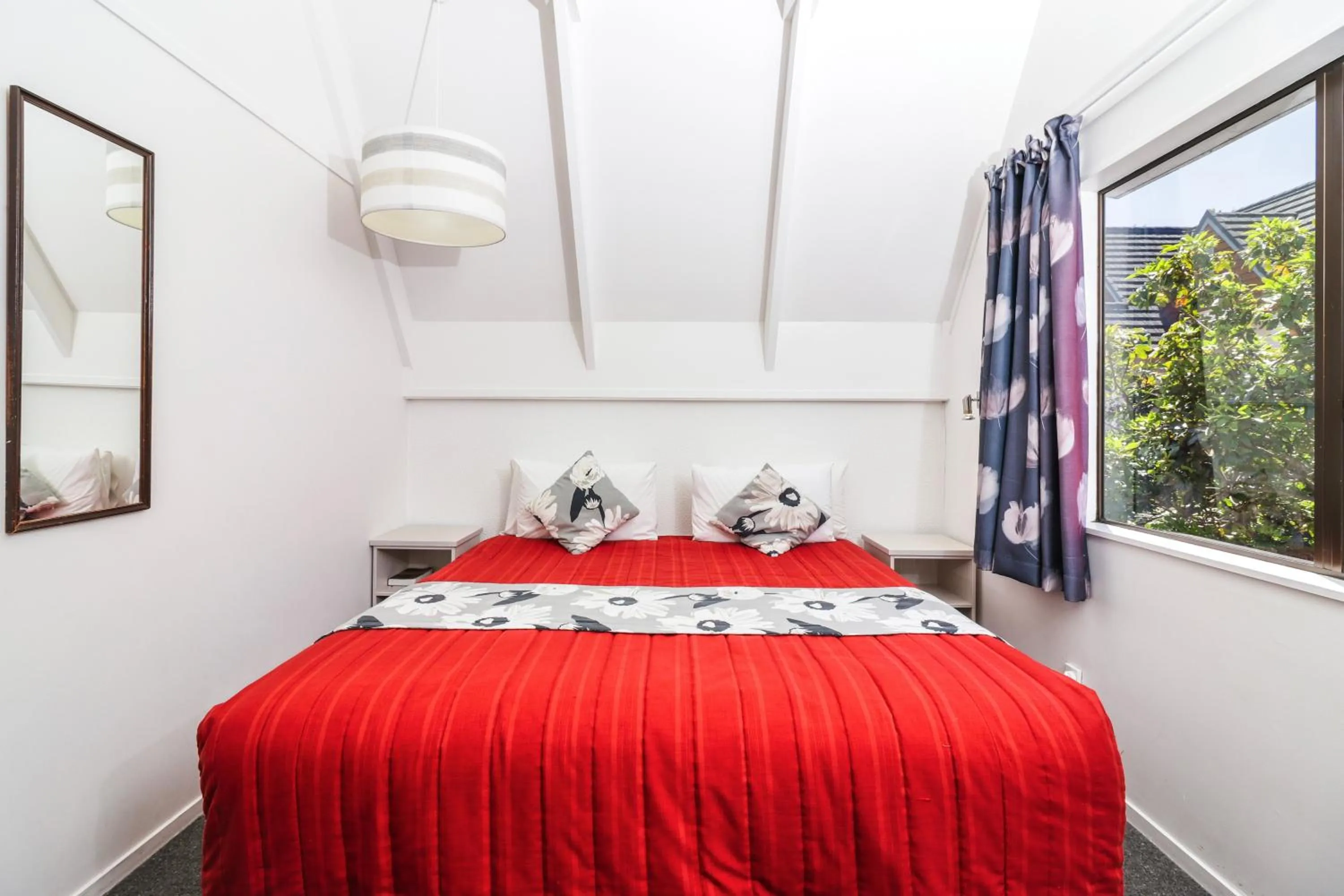 Bedroom, Bed in Gables Lakefront Resort