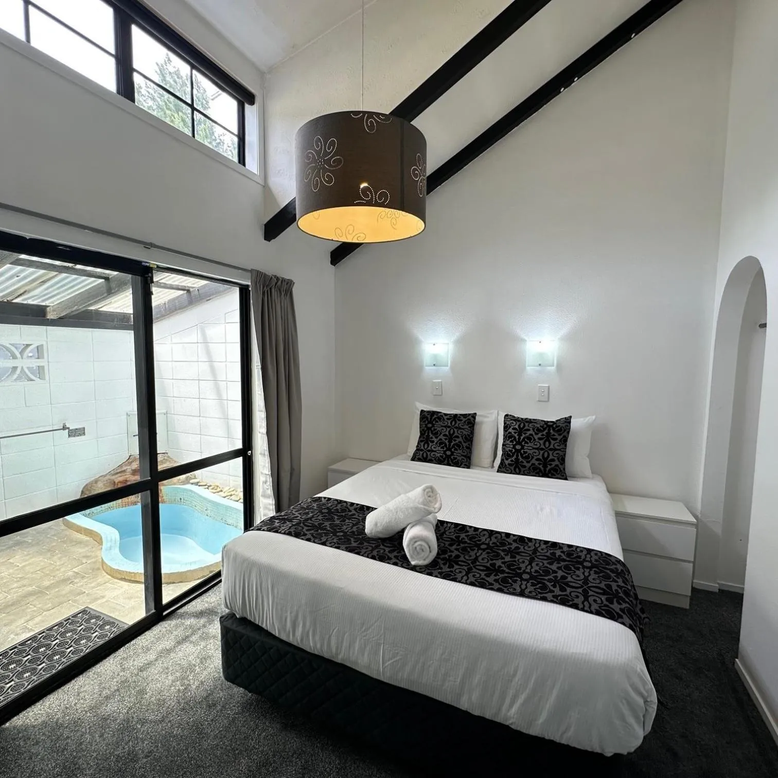 Bedroom, Bed in Chelmswood Motel Taupo