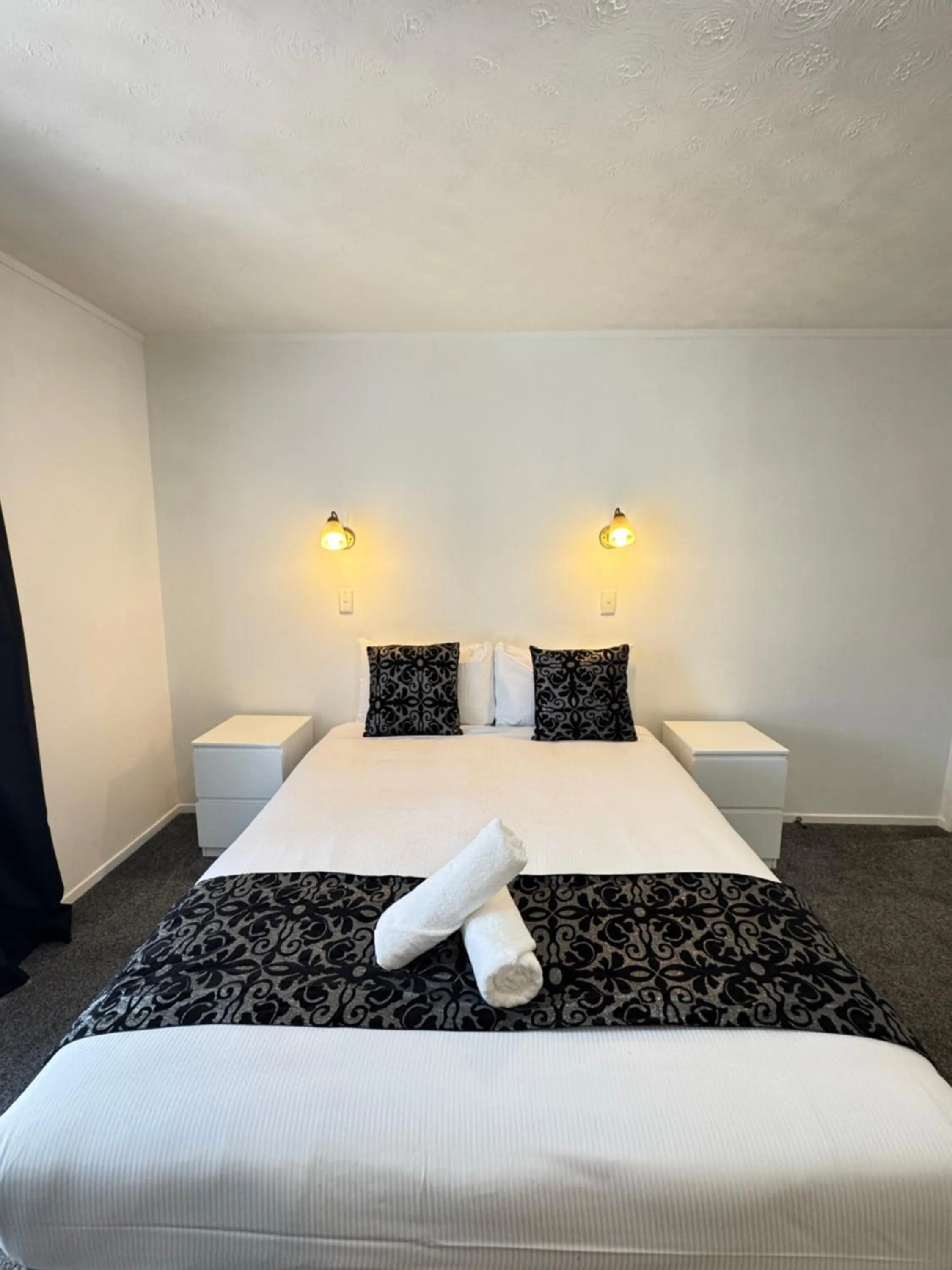 Bed in Chelmswood Motel Taupo