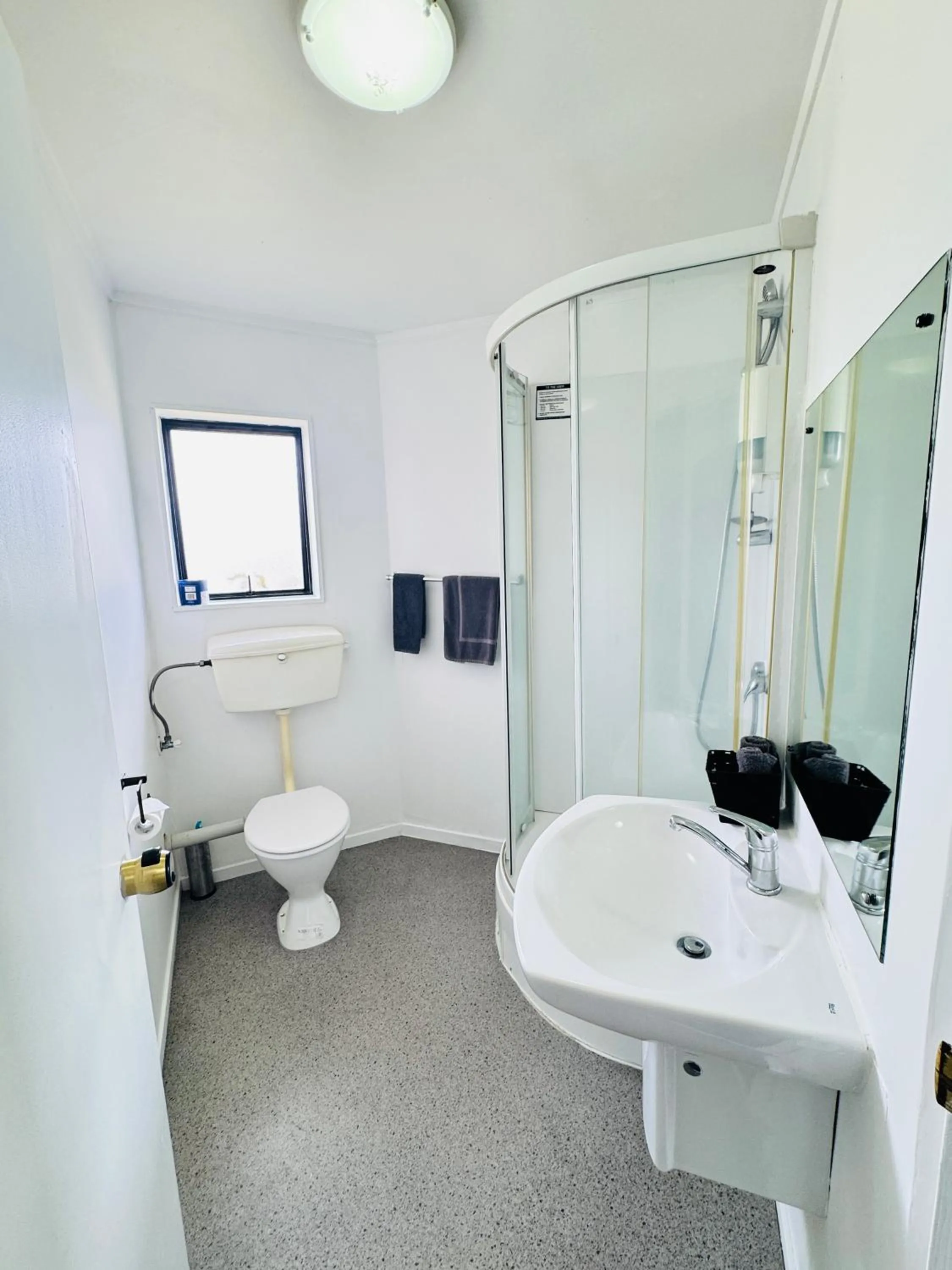 Bathroom in Chelmswood Motel Taupo